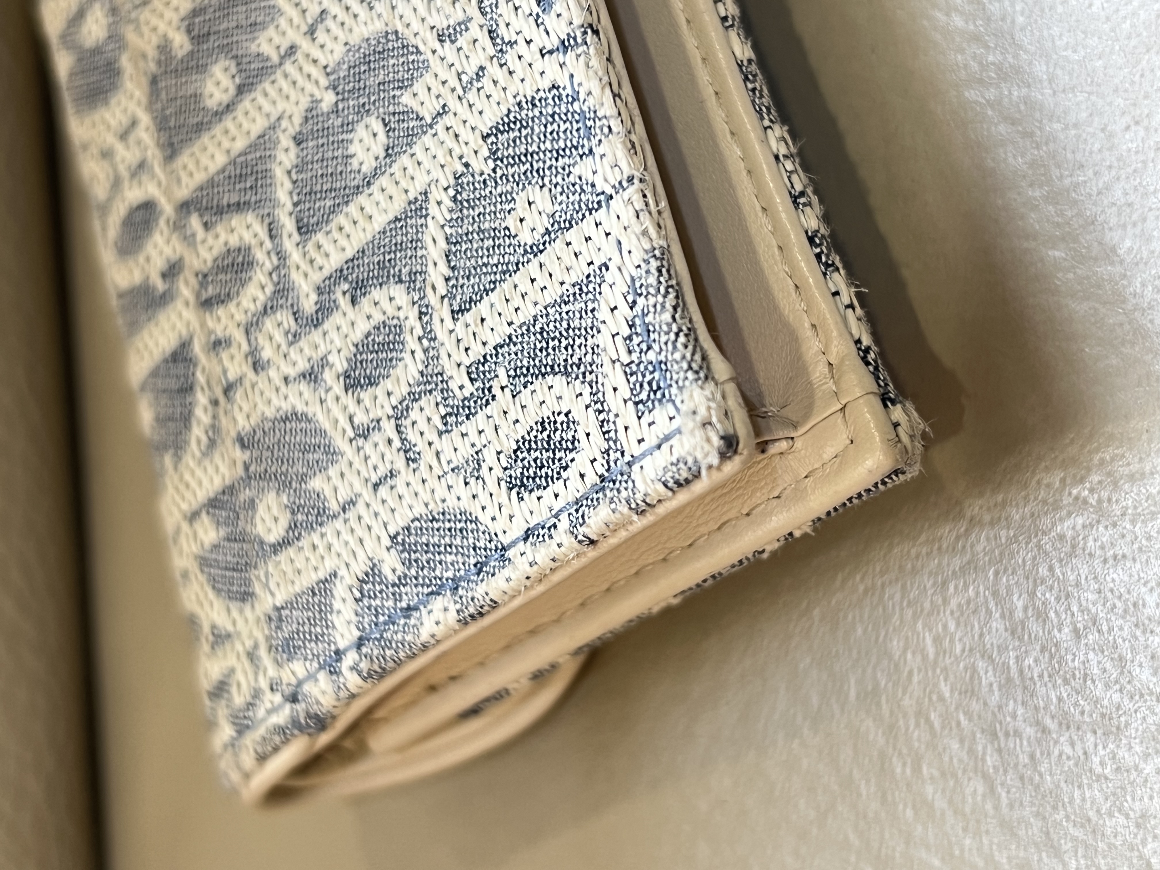 Pre-Owned DIOR Card Holder / Product Code: 26041644