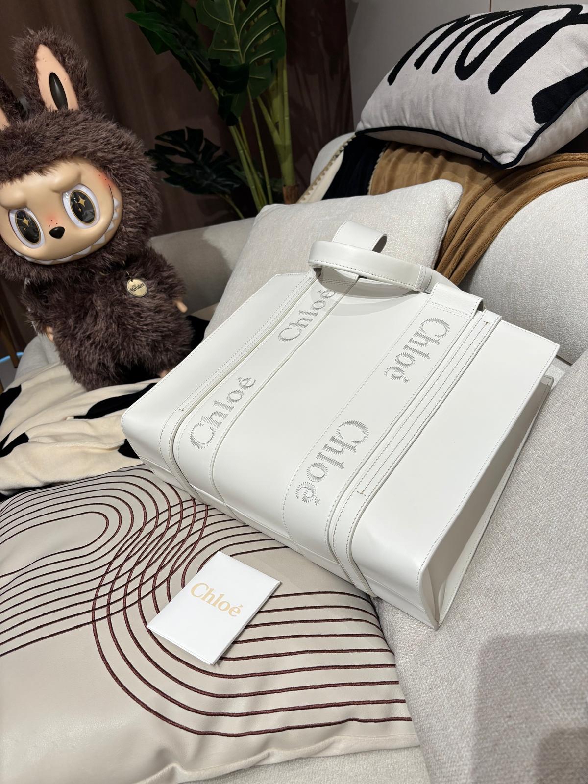 未使用品 Chloe woody medium tote calfskin  100%Authentic,Unused 未使用品 ✅tap✅dust bag 