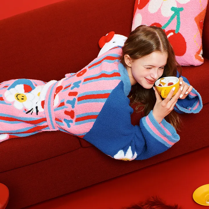 [Wiggle Wiggle x Sanrio] Lounge Robe - Hello Kitty & Smile We Love