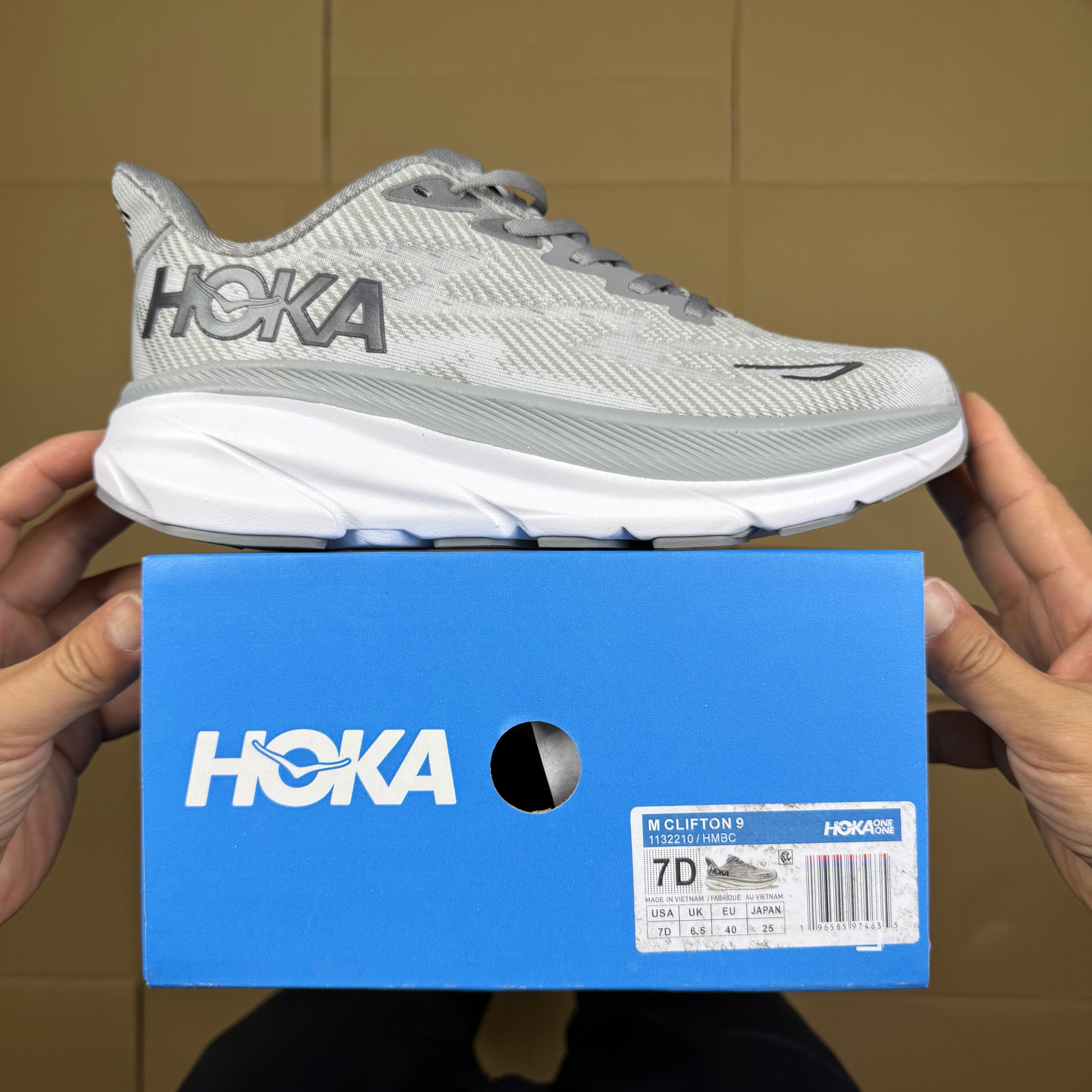 Hoka Clifton 9