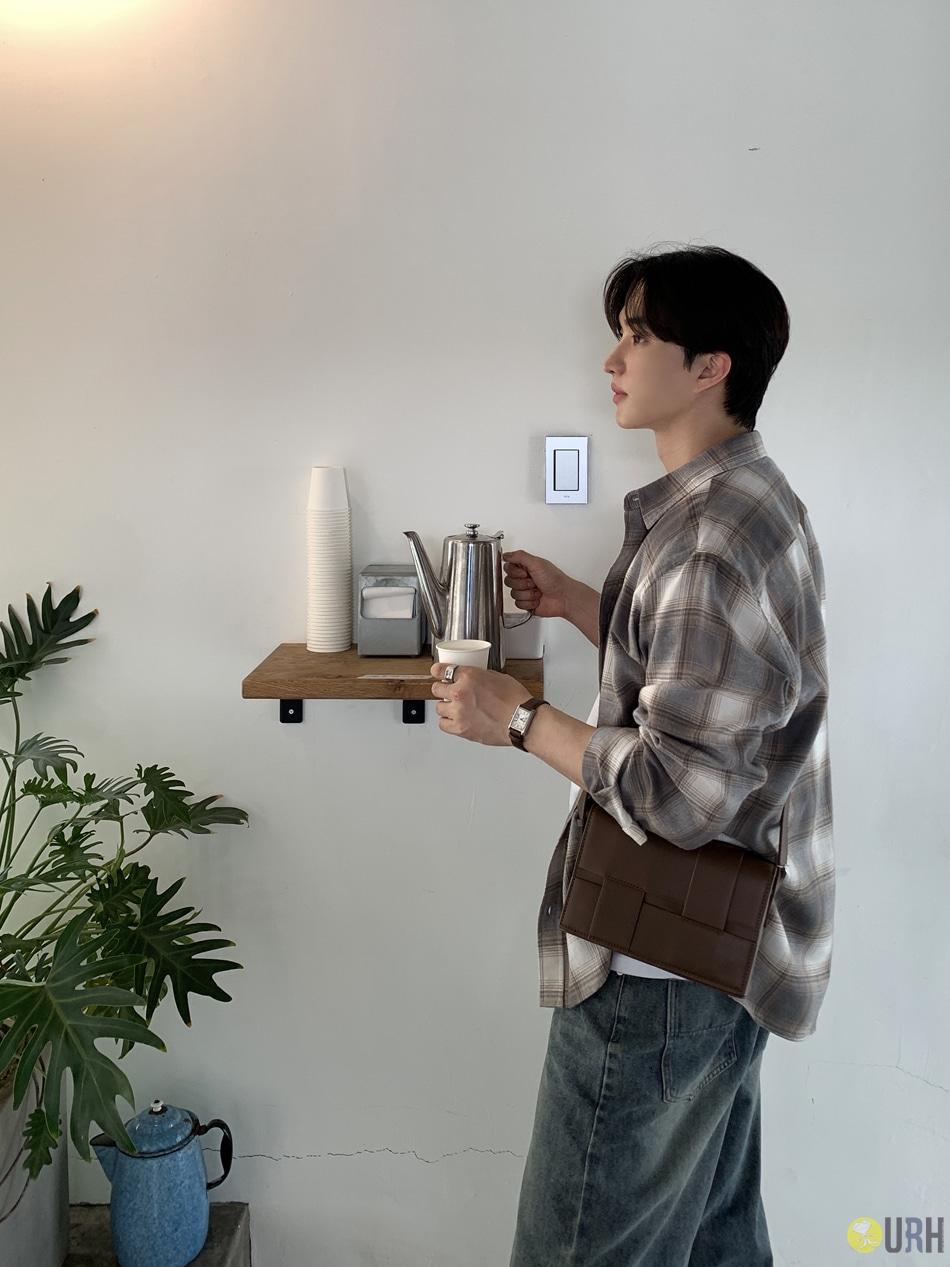 【100%保證韓國直送】簡約幾何編織感皮革方形側背小包 👜 [2 color] RL114839