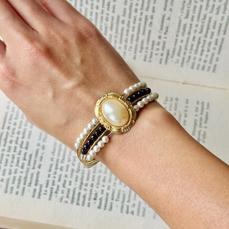Vintage Black-and-White Elegance Cuff Bracelet with Faux Pearl(MT2410)