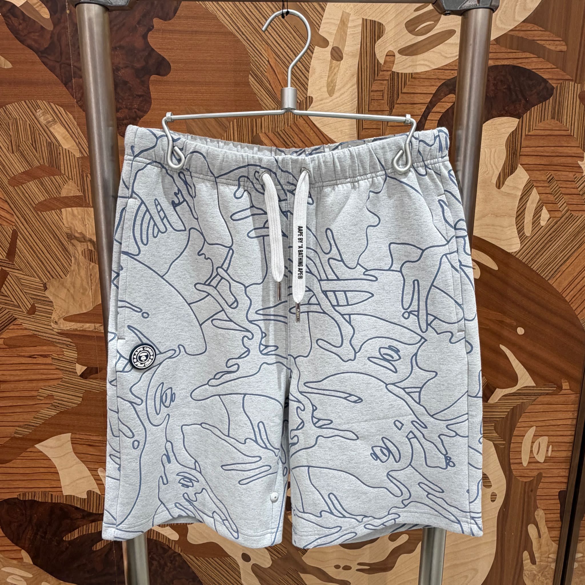 AAPE AAPEUNVS camo sweat shorts (C697)