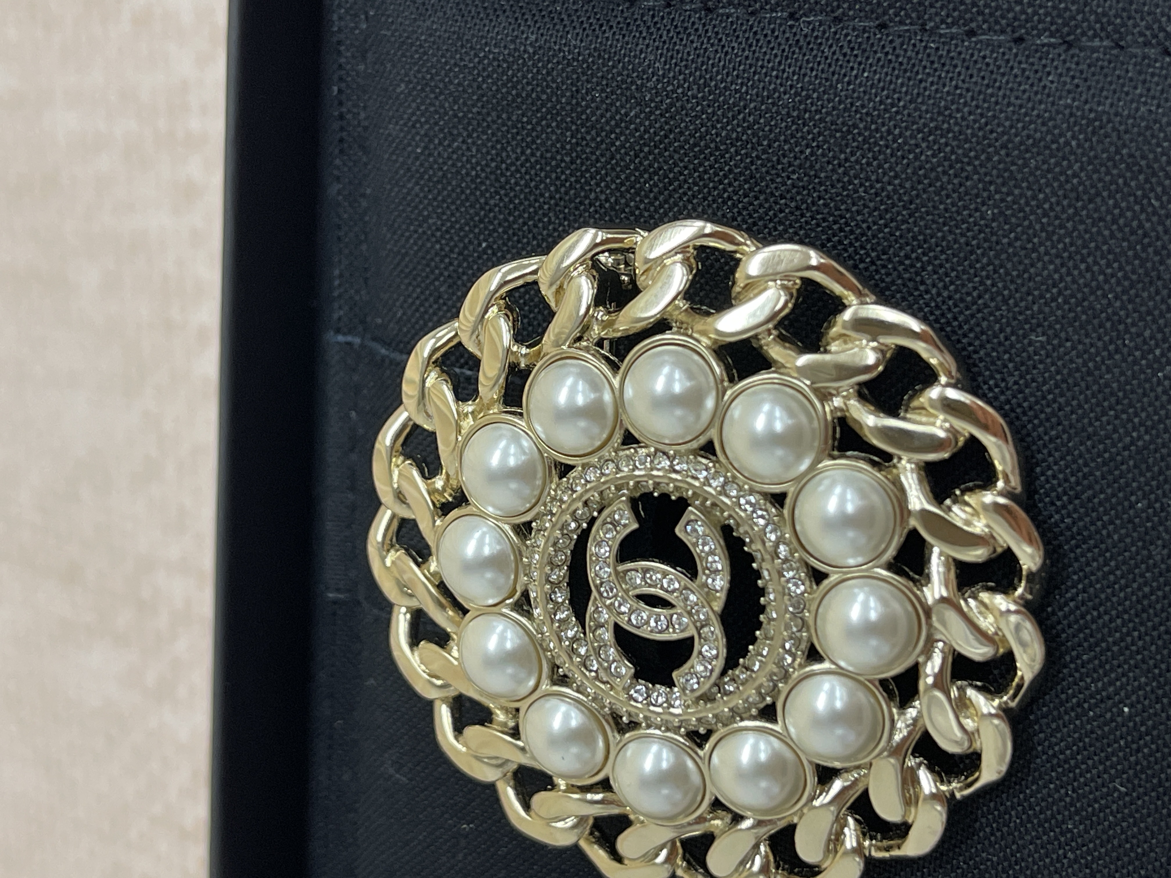 Pre-owned Chanel Brooches / Product Code: 26022115