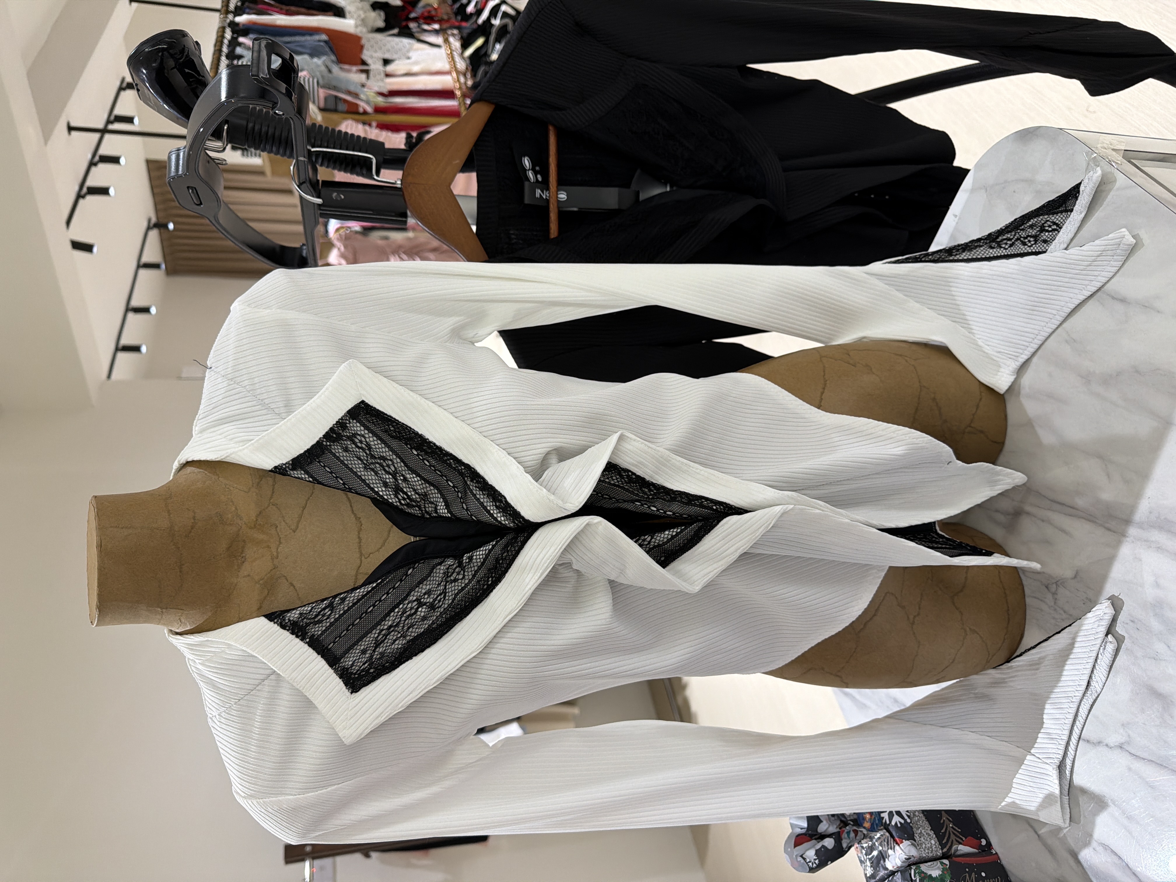 蕾絲针织气质款长袖上衣