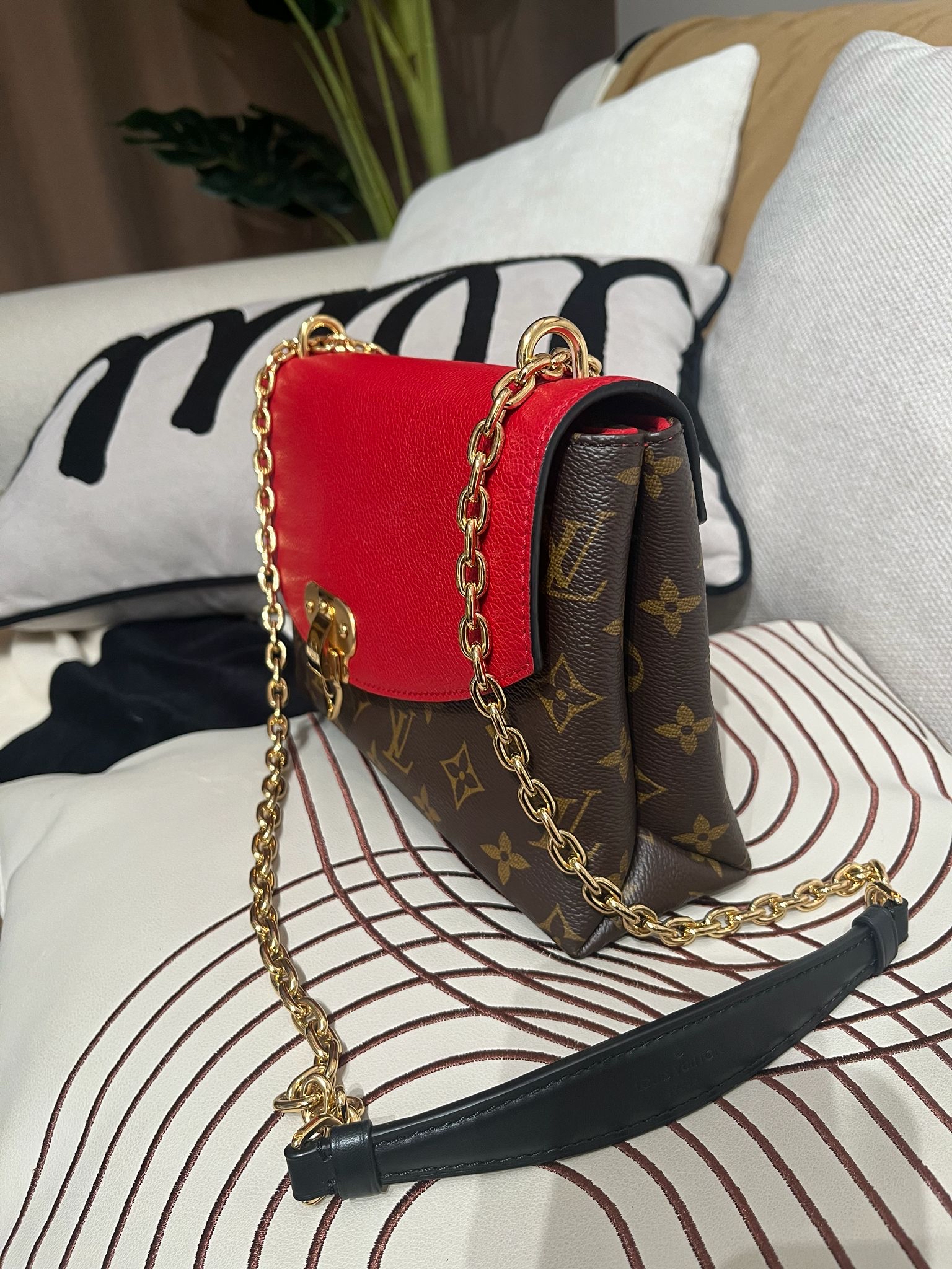 Lv Saint Placide Monogram Chain SHOULDER BAG M43713 100%Authentic ,98%new✅dust bag  