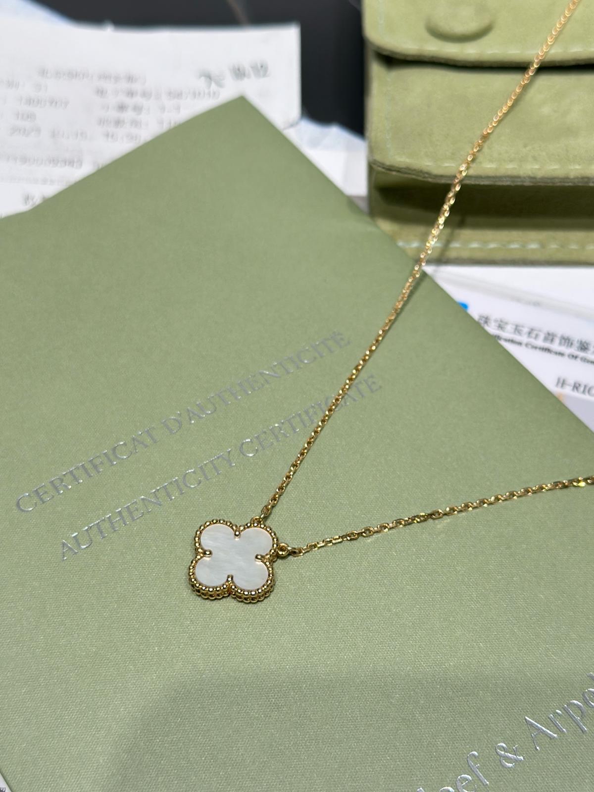 Pre-owned VCA Vintage Alhambra 18k Necklace/ Product Code: 26042703