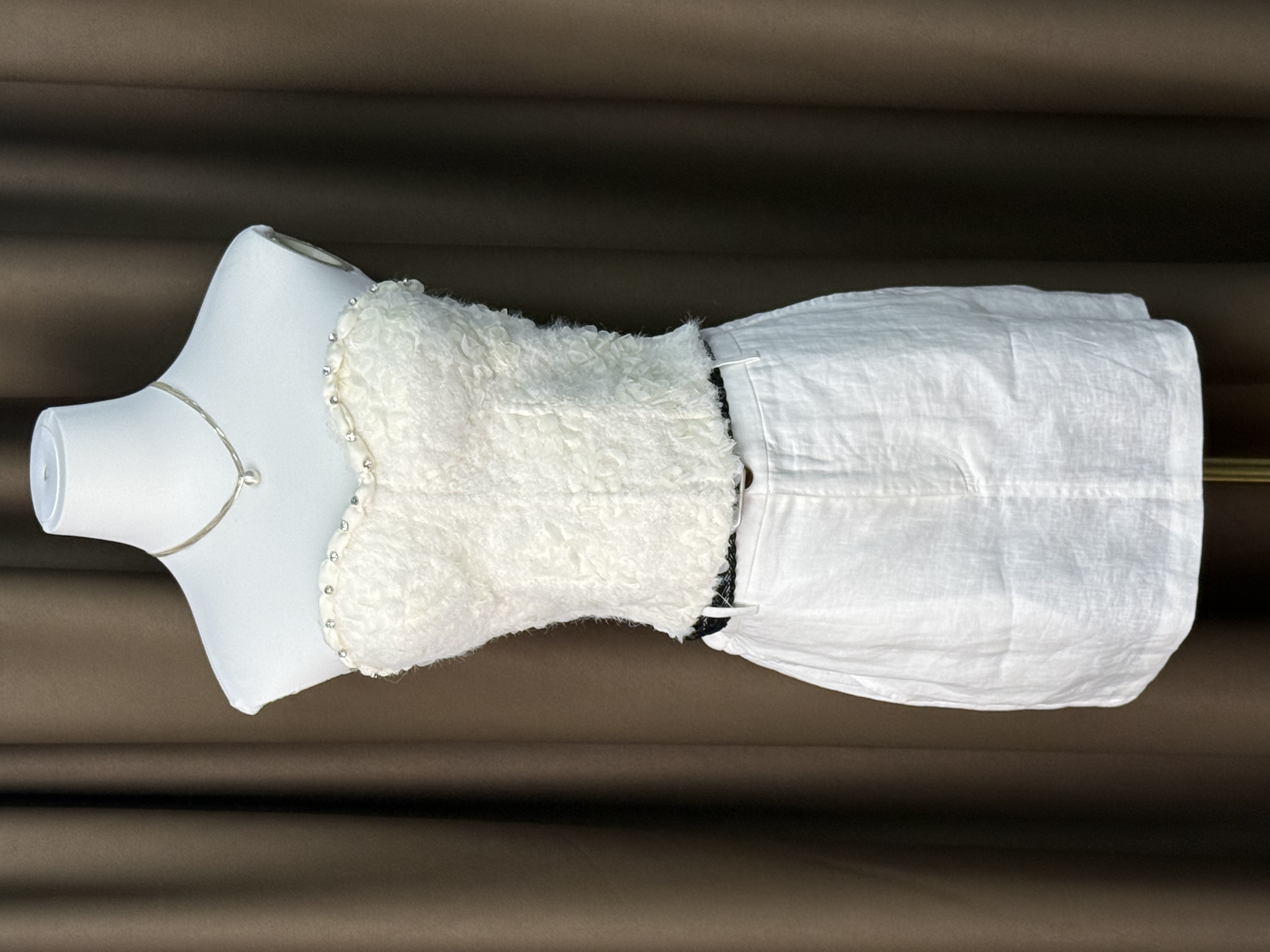 毛绒花饰钻边抹胸