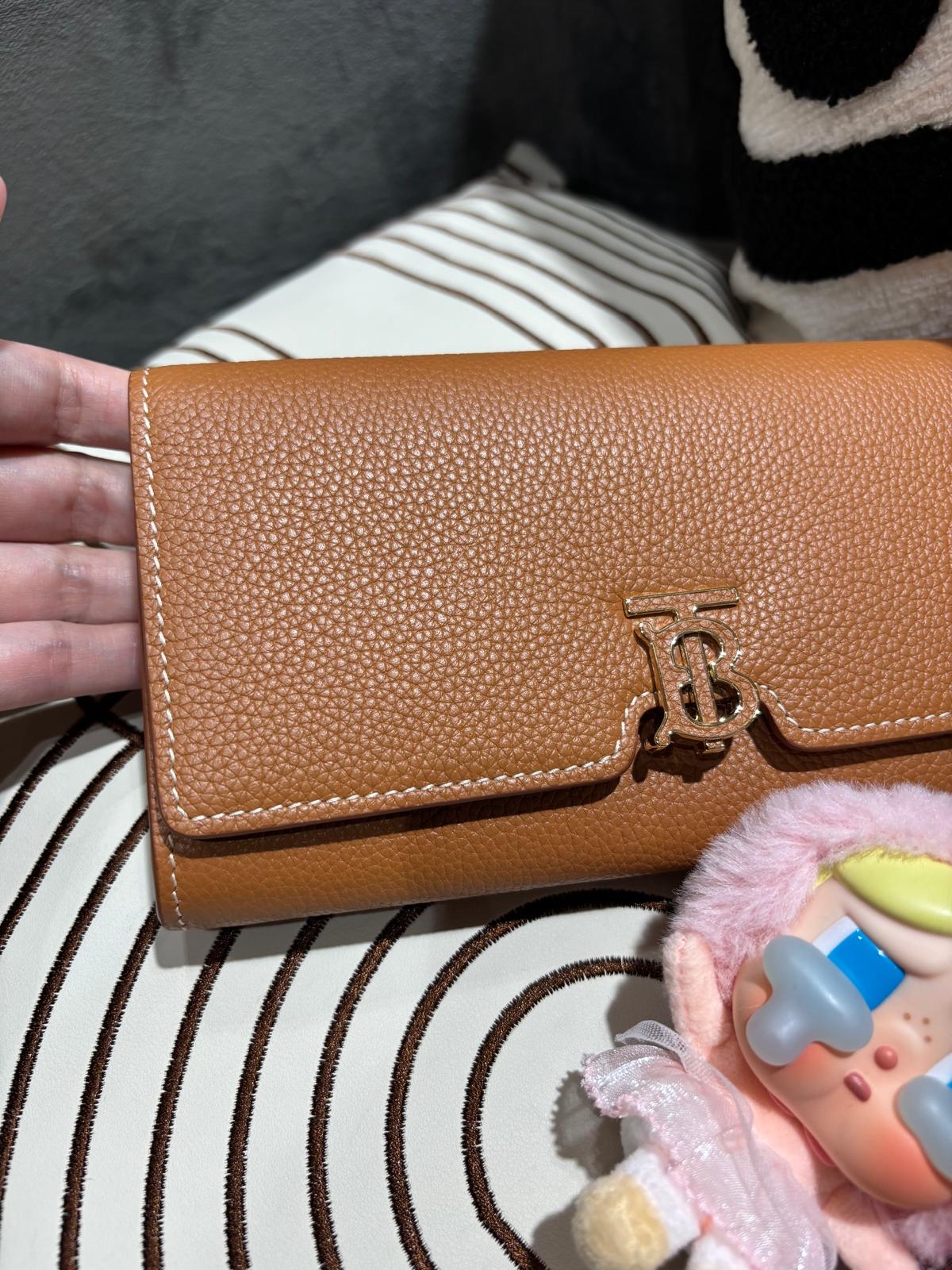 未使用品 Burberry Flap Long Wallet Calfskin Tan 100%Authentic, Unused 未使用品 ✅Dust bag