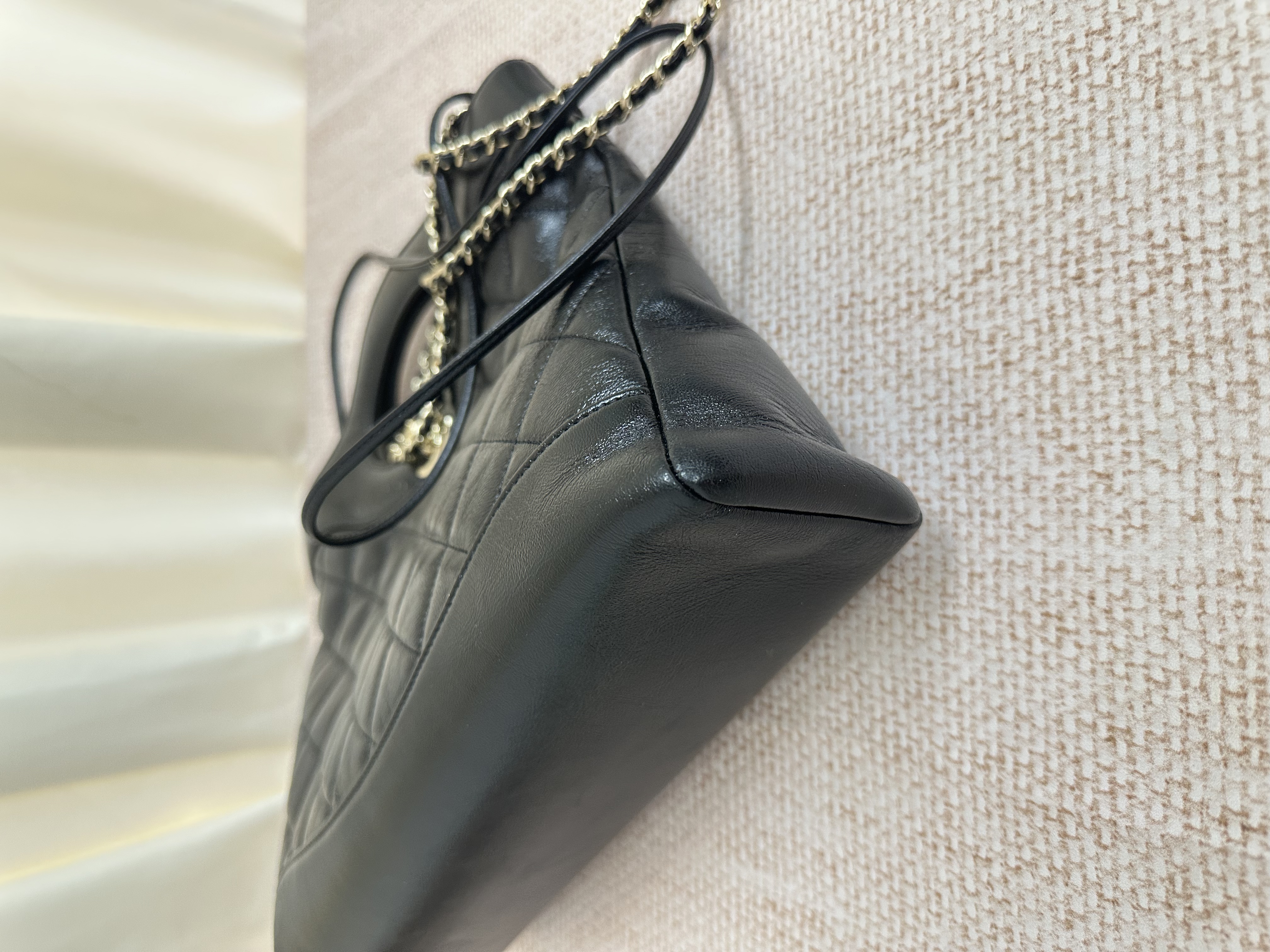 Pre-owned Chanel 31 Bag/ Product Code: 26041601