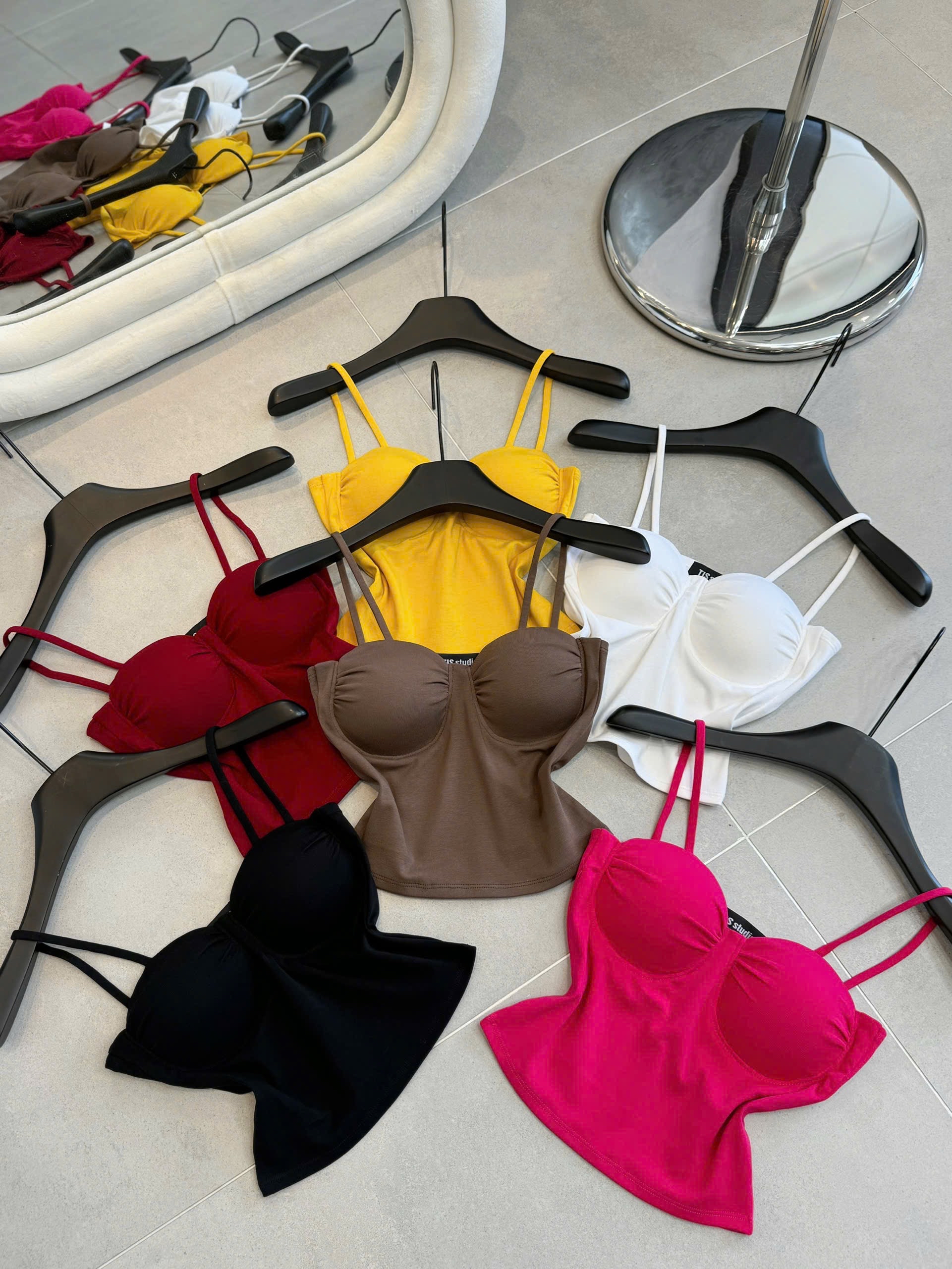 束胸露臍吊帶背心