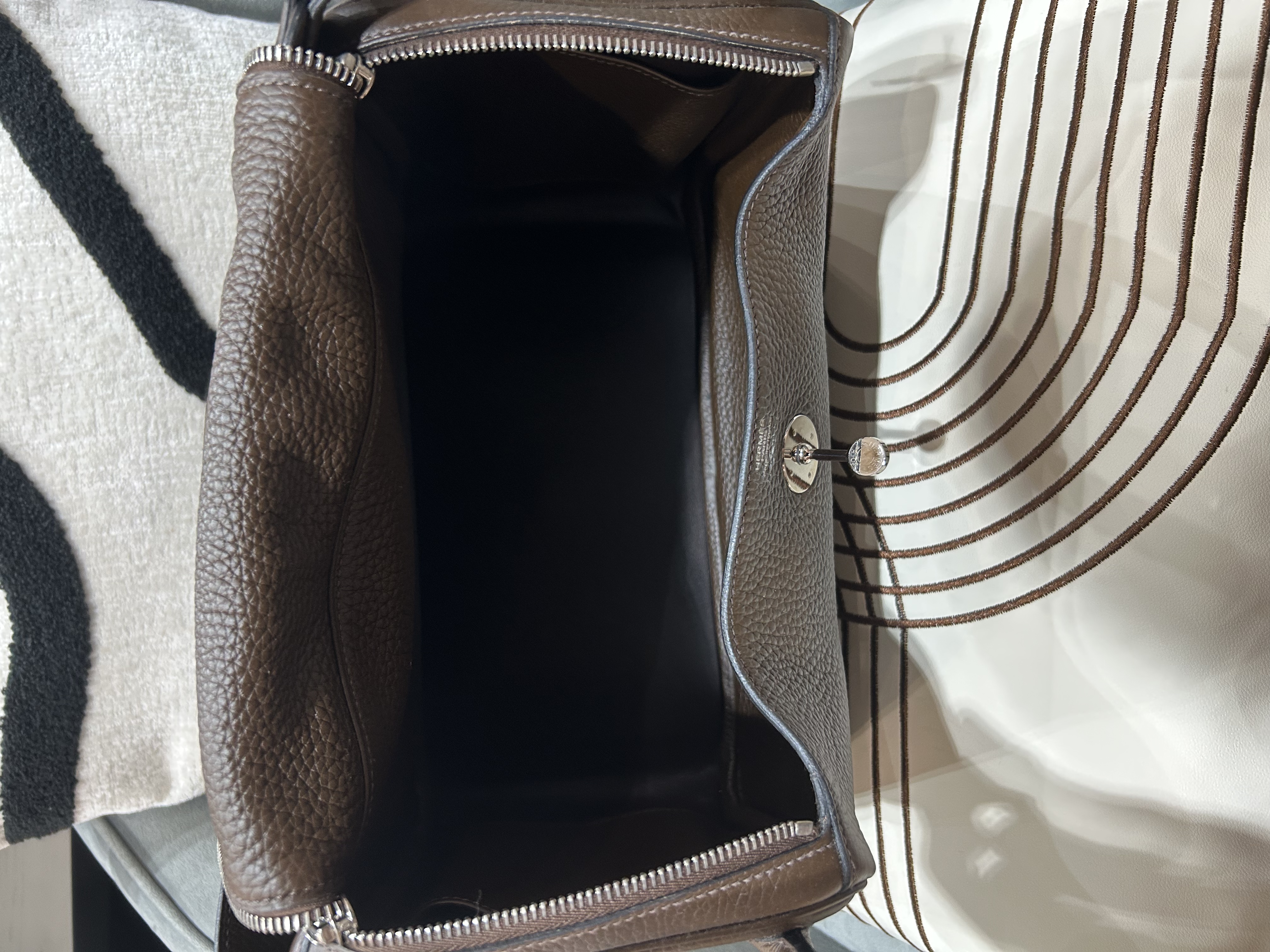 Hermes Lindy 30 Stamp [Q] 100%Authentic, 95%new✅dust bag 