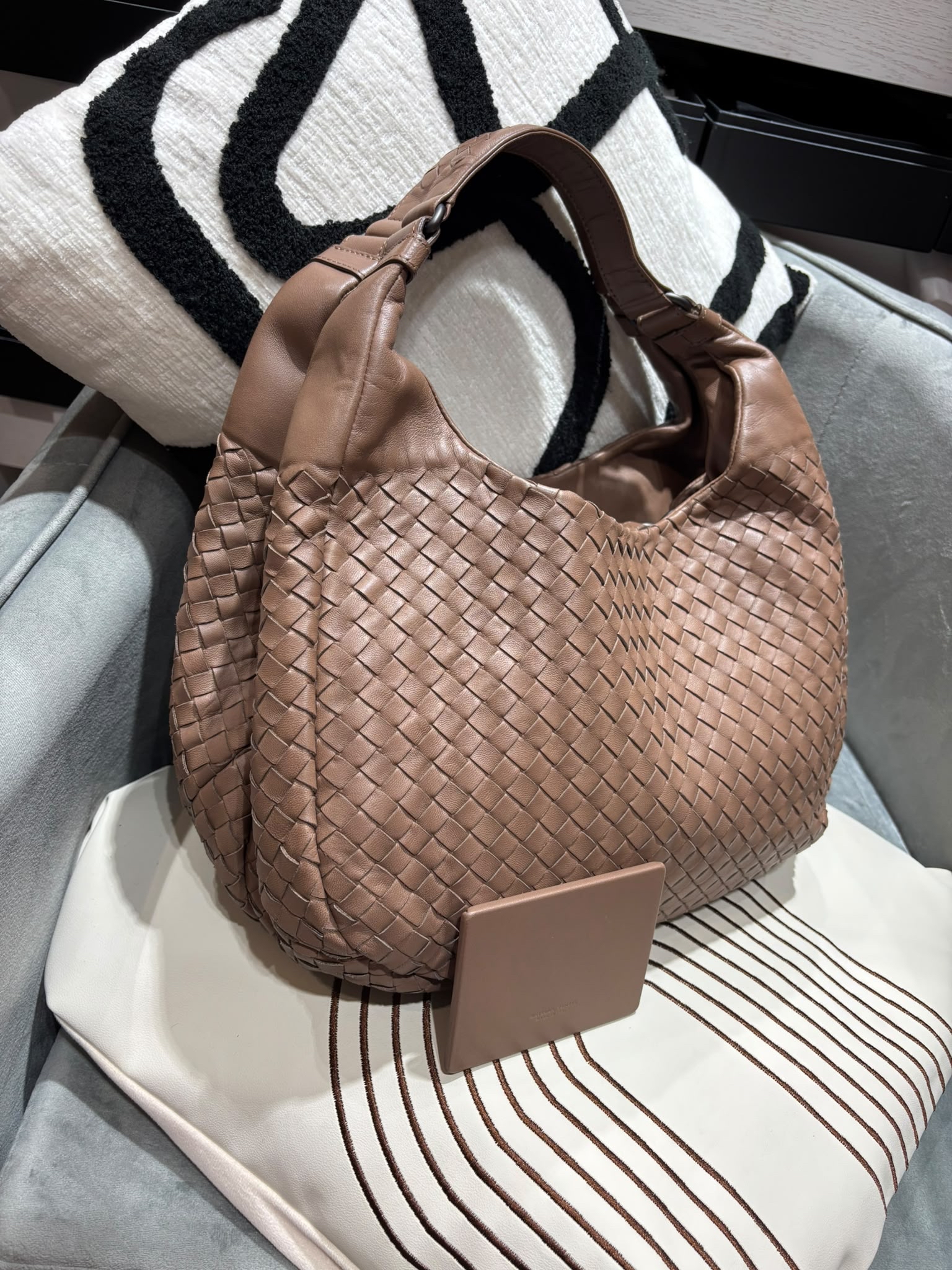 Bottega Veneta BV Hobo Bag 100%Authentic,98%new ✅dust bag 