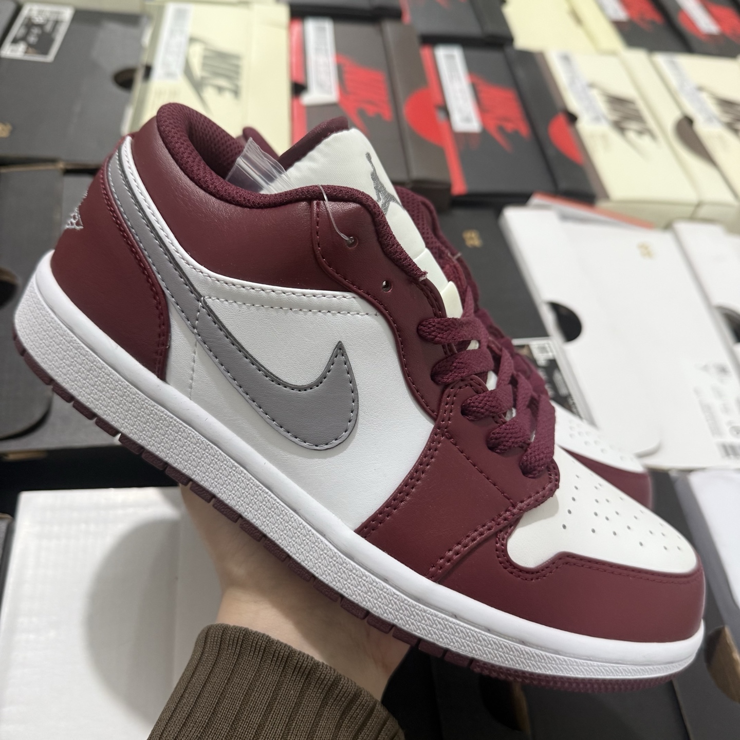 Nike Air Jordan 1 Low 553558-060