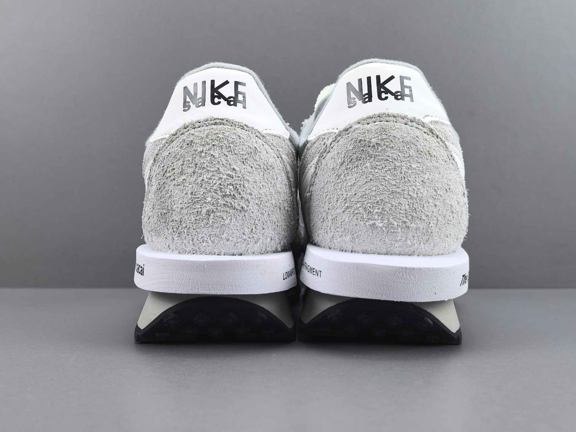 Fragment x Sacai x Nike LDWaffle "Light Smoke Grey" DH2684-001