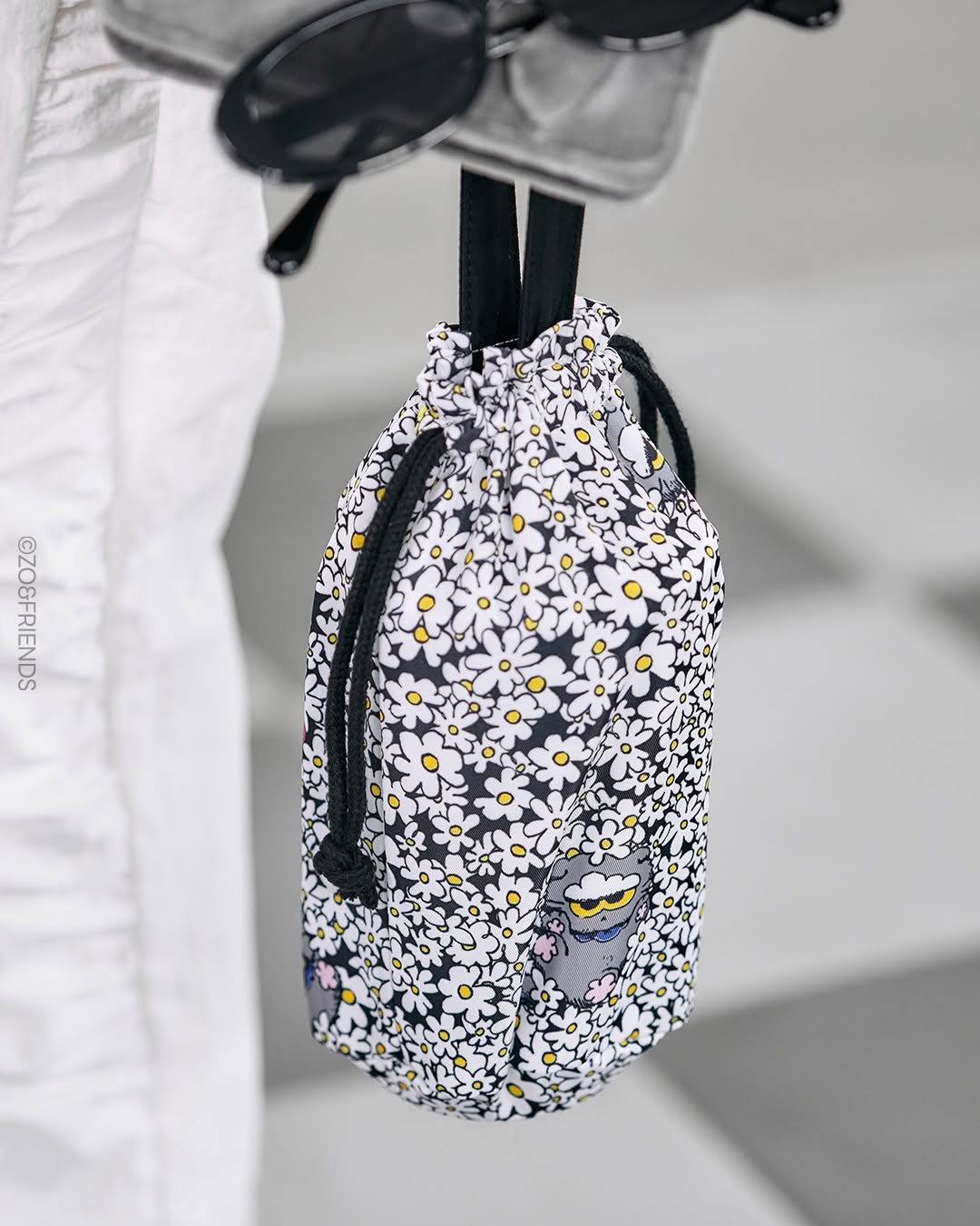 G-DRAGON - ZO & Friends Zoa signature & crown limited