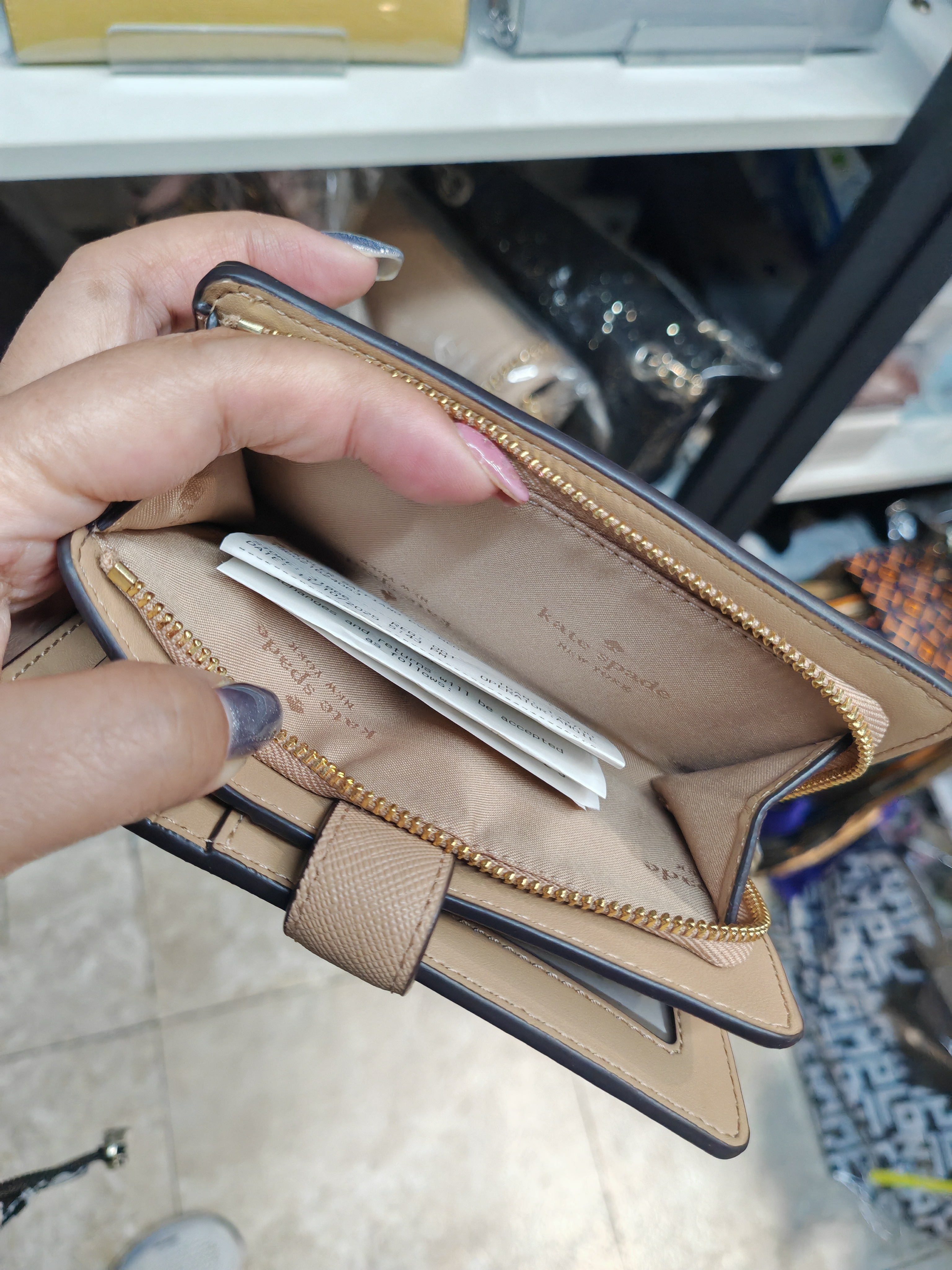 Kate spade medium wallet light fawm