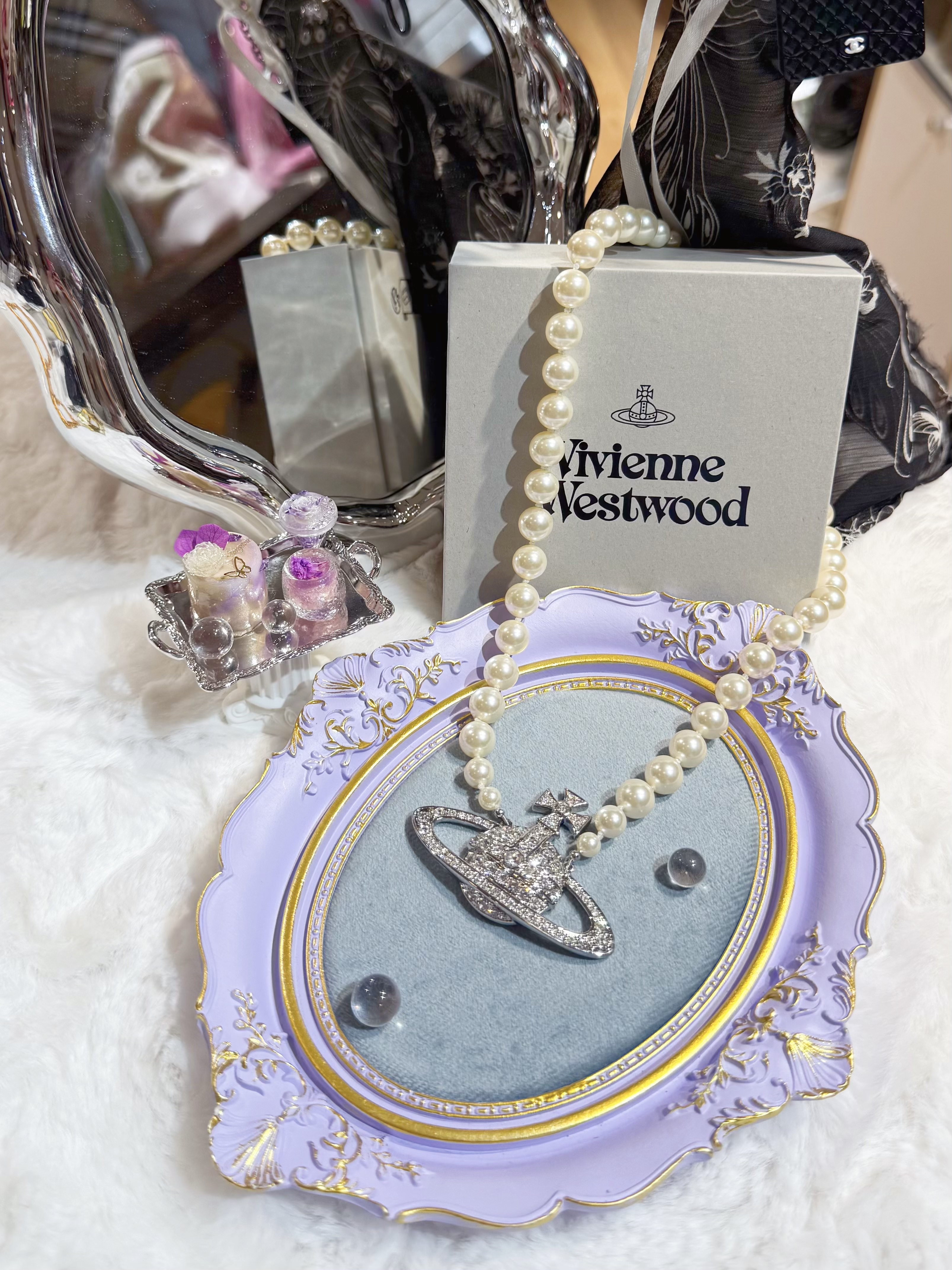 VW Man Bas relief pearl necklace S