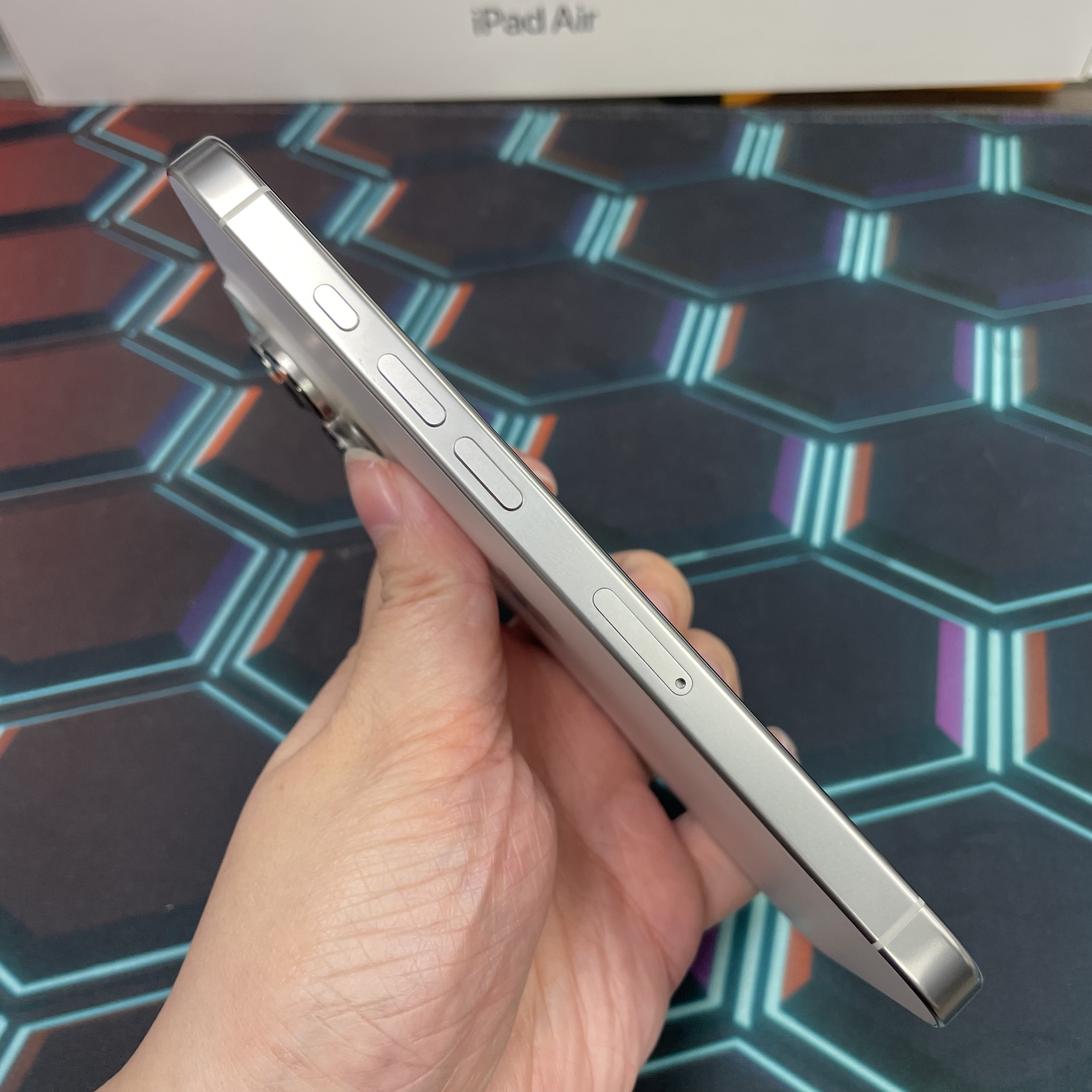 *8083 16 Pro 完美機 1TB 電89 白色 white