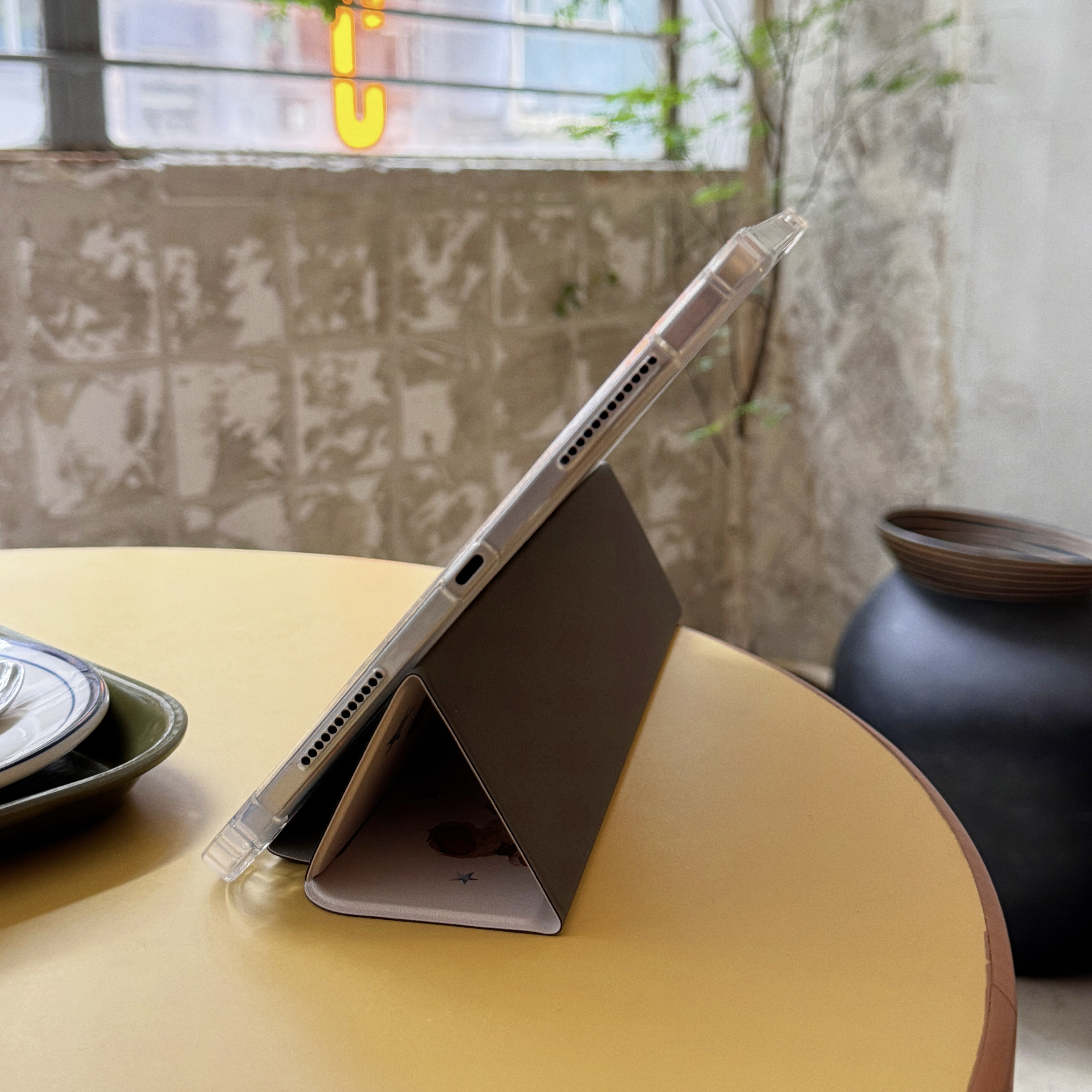 【2026ver. The Childhood Teddy】透明磨砂書本式 iPad Case