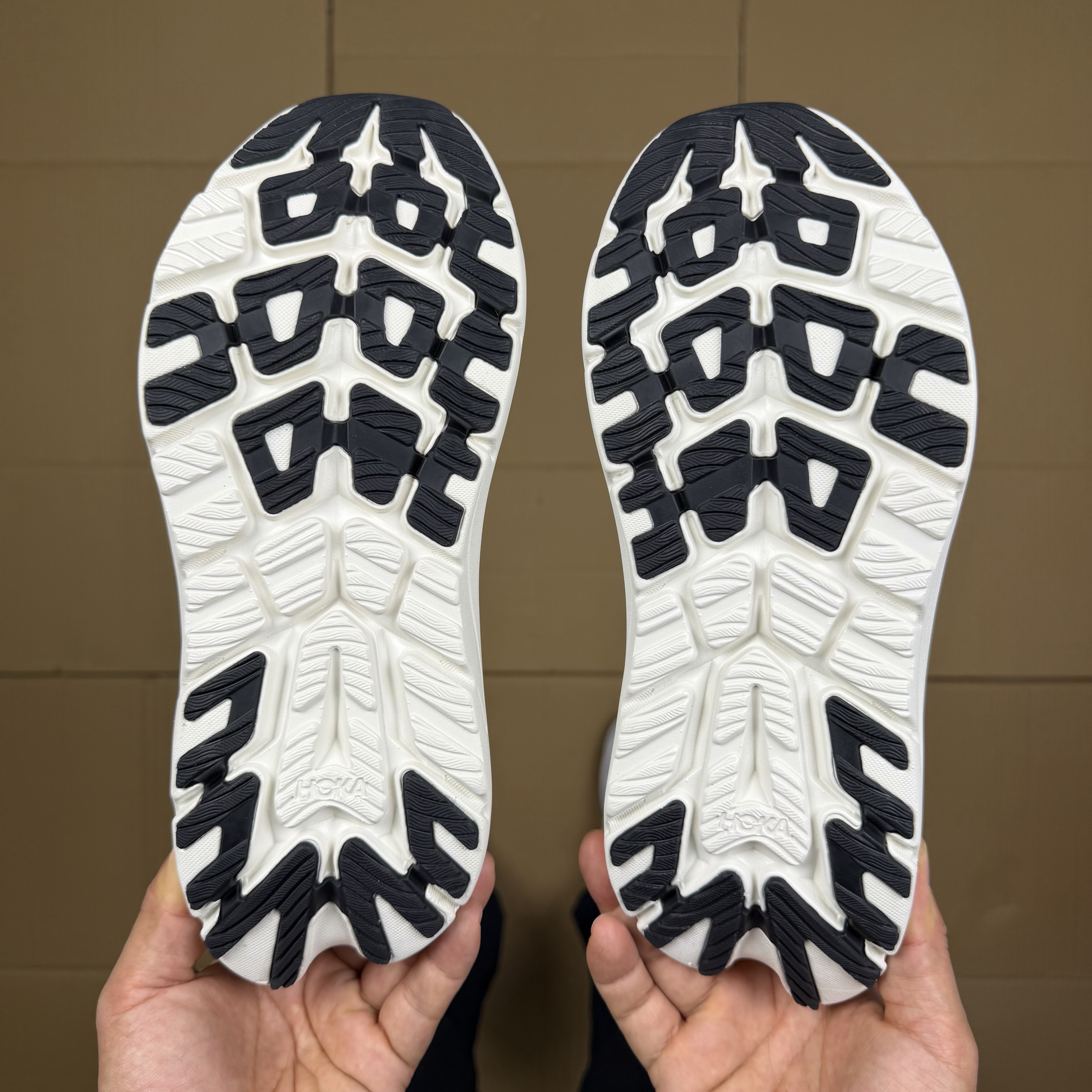 Hoka One One Kawaha 2