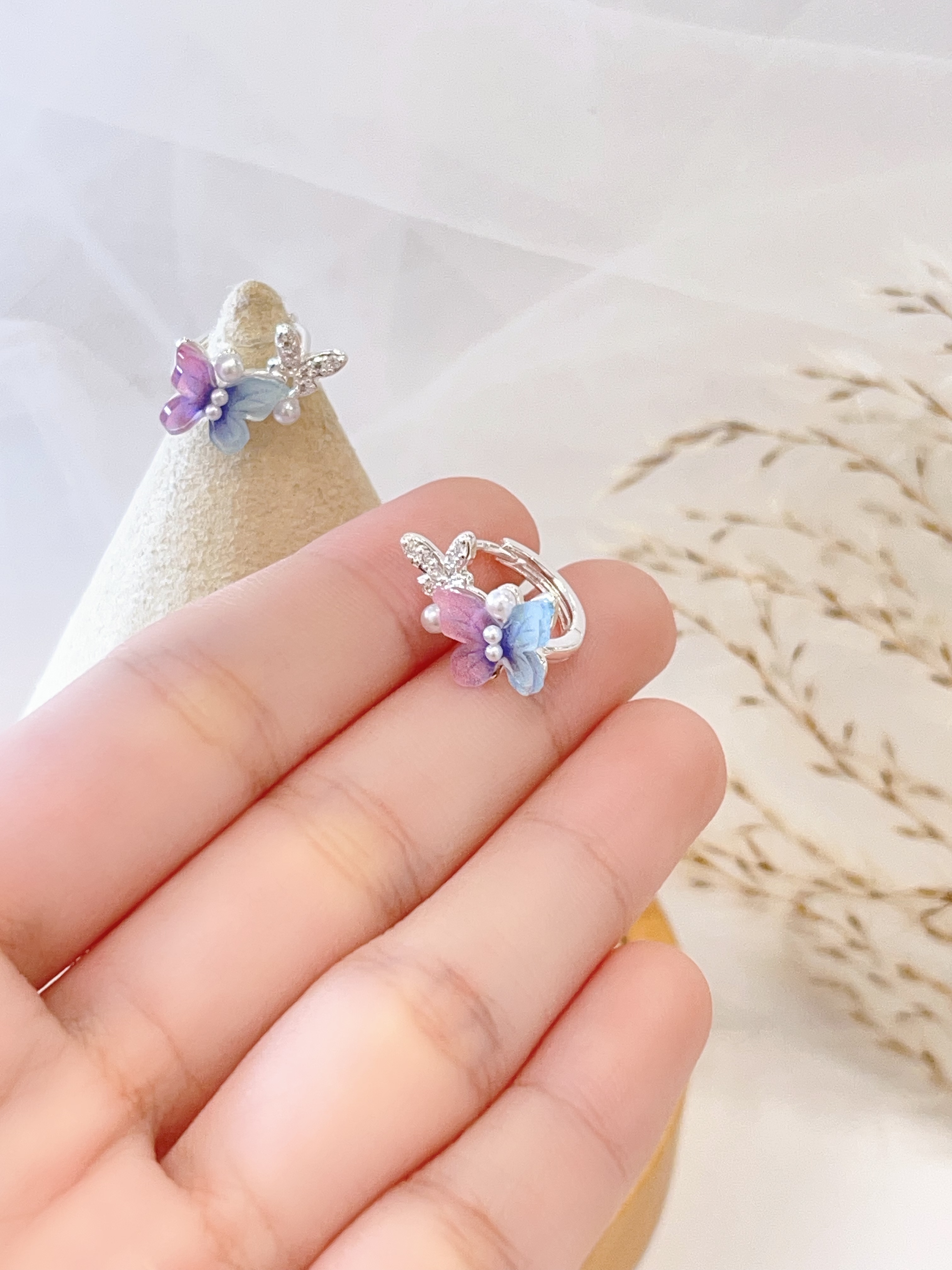 渐变双蝴蝶珍珠耳扣耳环