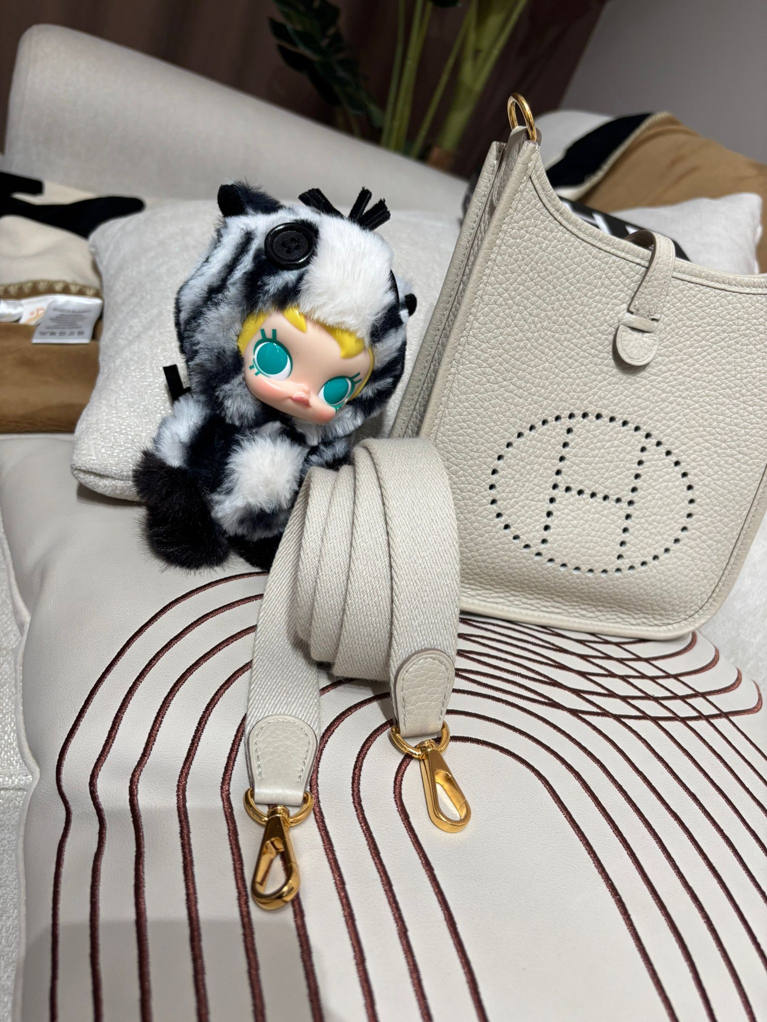 Hermes mini evelyne STAMP U 8L beton 冰川白 100%Authentic ,95%new ✅dust bag 