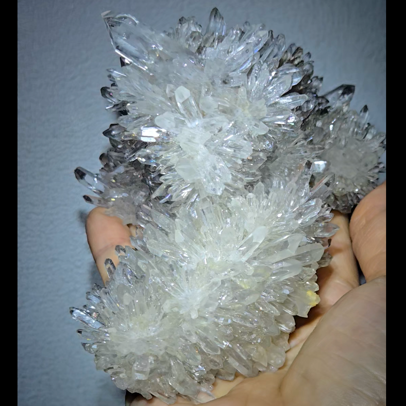 Chrysanthemum needle quartz cluster with big points - CQ473