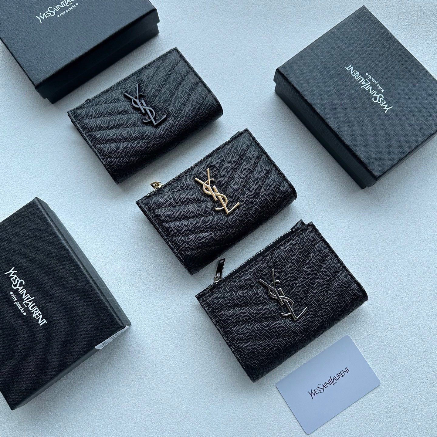 $210隻。Y*sl魚子醬拉鍊短銀包