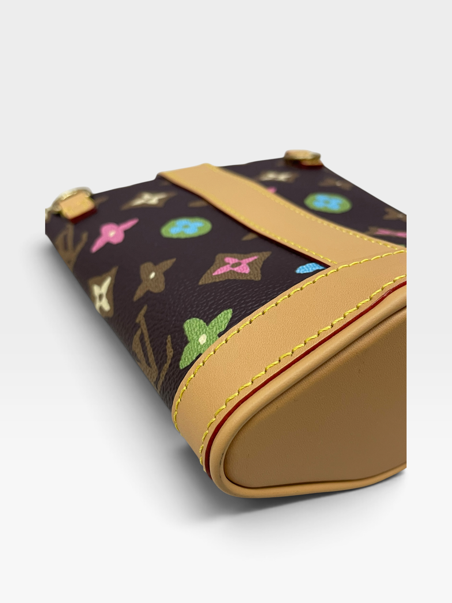 Pre-Owned LV Craggy Pouch / Product Code: K090413