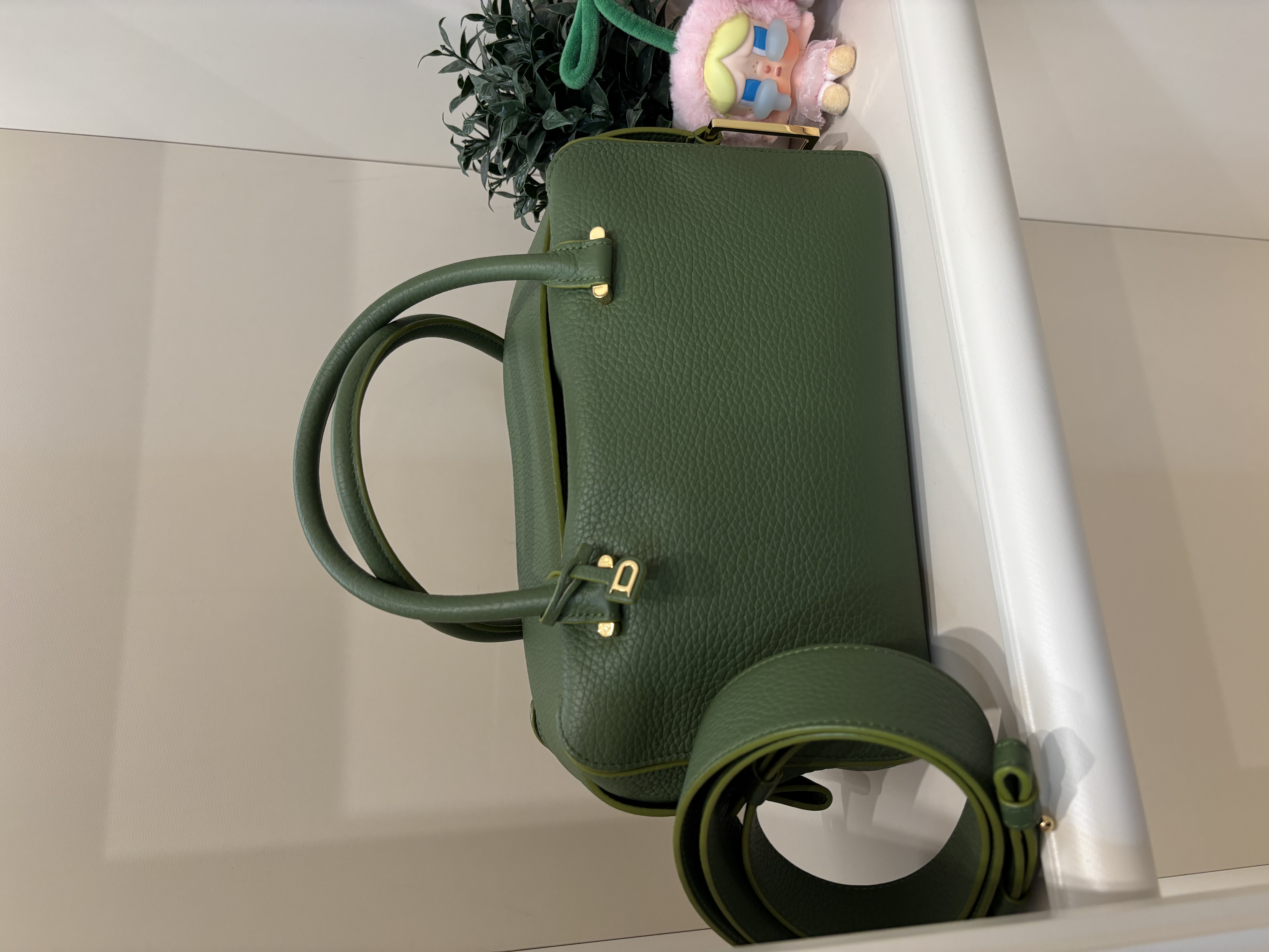 Delvaux cool box medium 2way bag calfskin 100%Authentic, 98%new ✅strap 