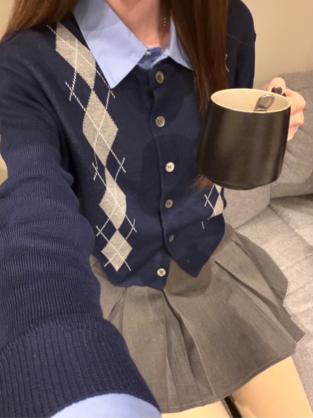 ♡假2件菱格上衣。