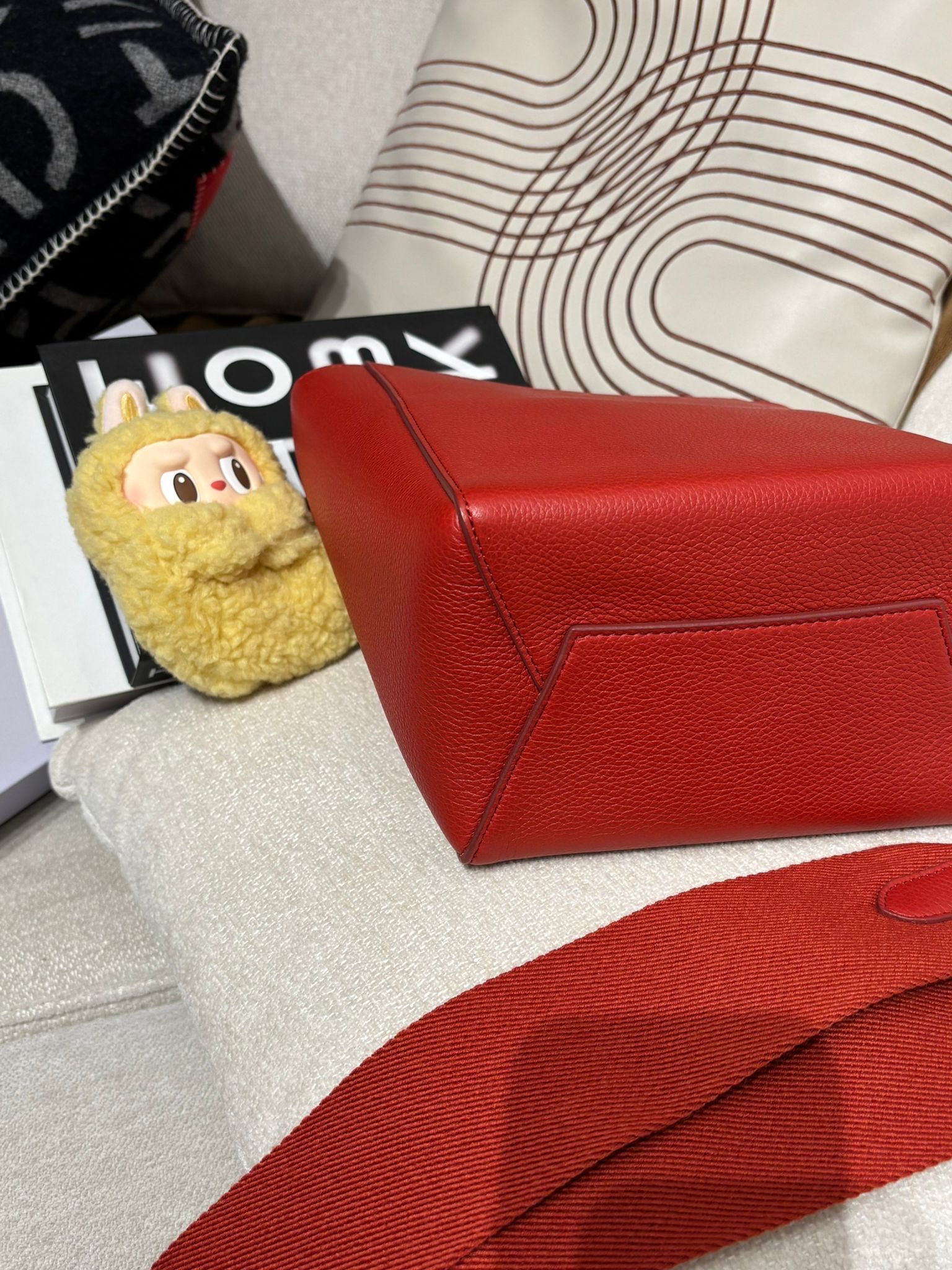 Celine sangle small bucket 牛皮 100%Authentic,95%new ✅strap✅塵袋 