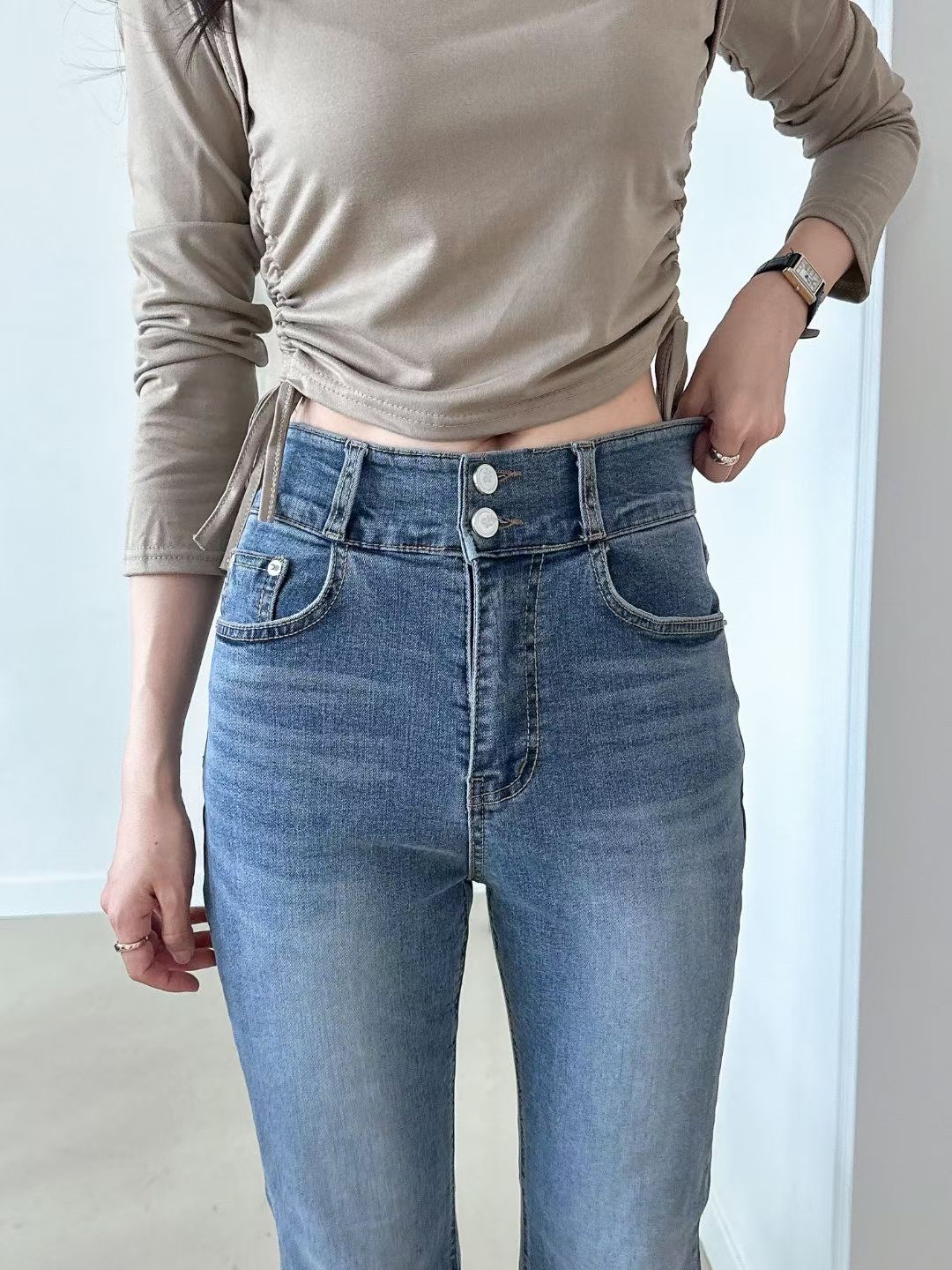 ♥︎ Parisienne High-Waist Flared Jeans