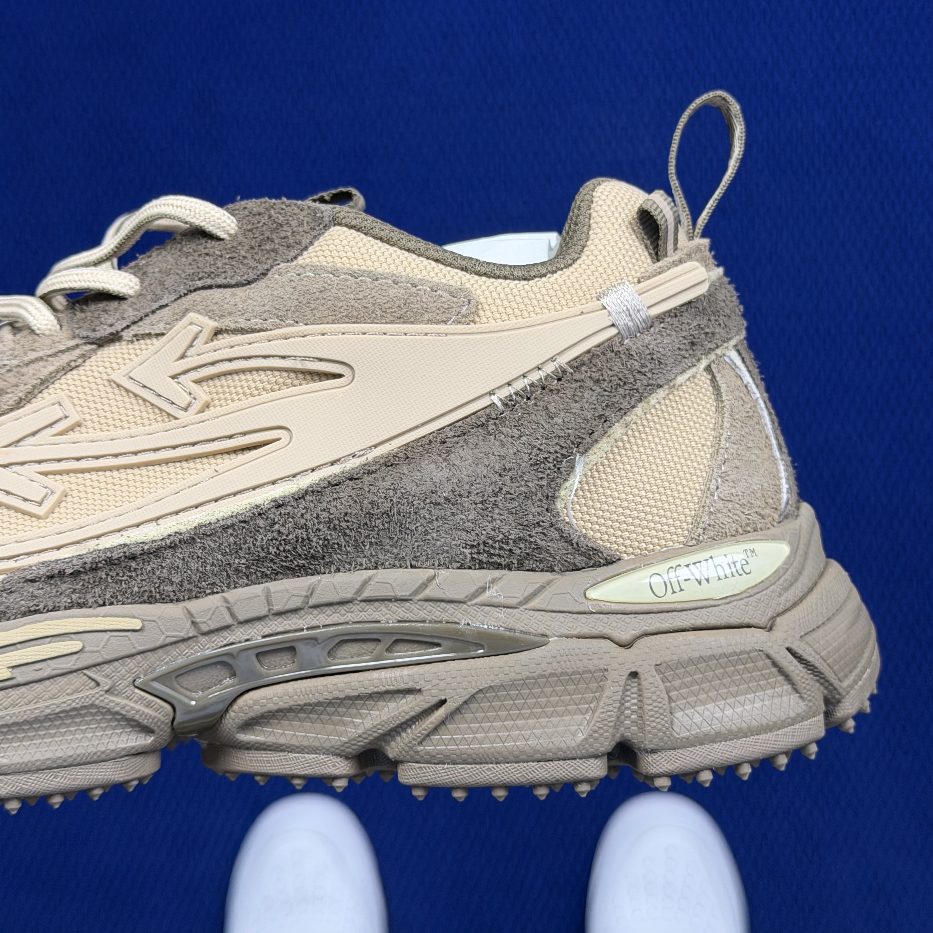 OFF-WHITE Be Right Back