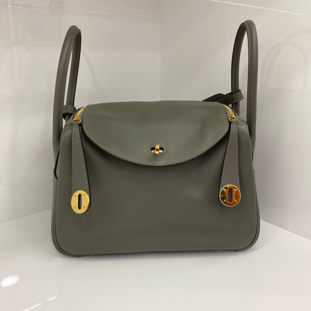 Pre owned Hermes lindy 26/  color :06/ ever colour/ stamp B /