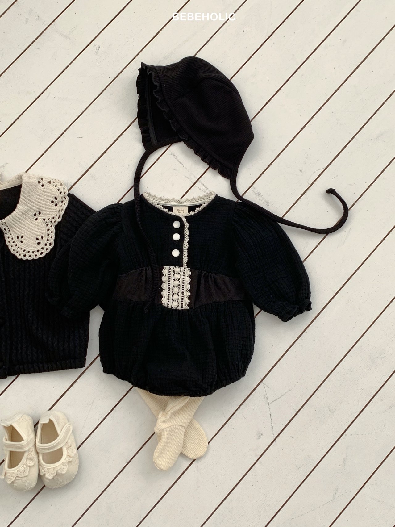 🌸預訂 韓國直送🌸🇰🇷BEBEHOLIC兩色蕾絲花邊長袖包屁衣