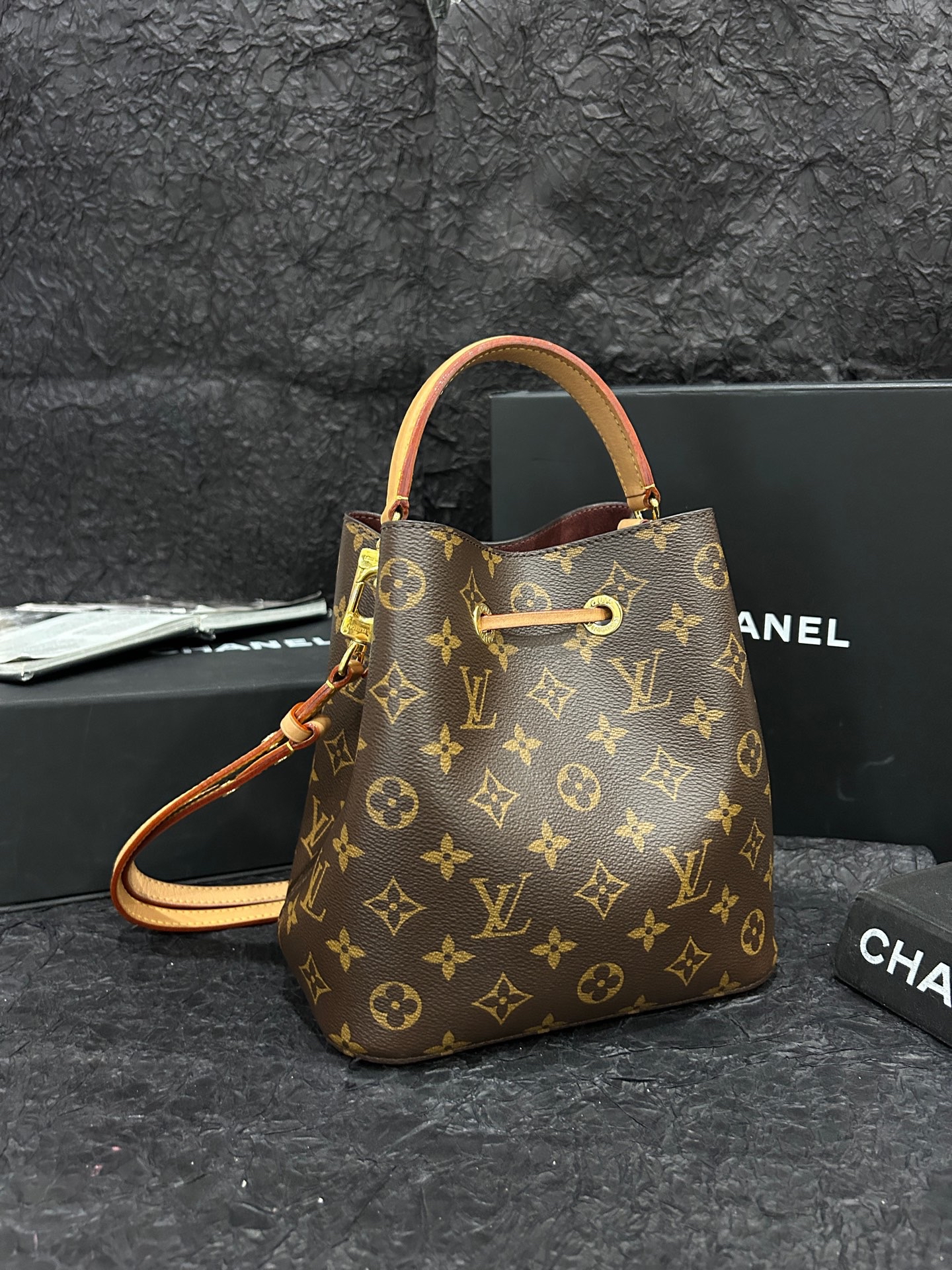 【預訂貨品】LV 老花neonoe bb金扣水桶包💳 芯片款