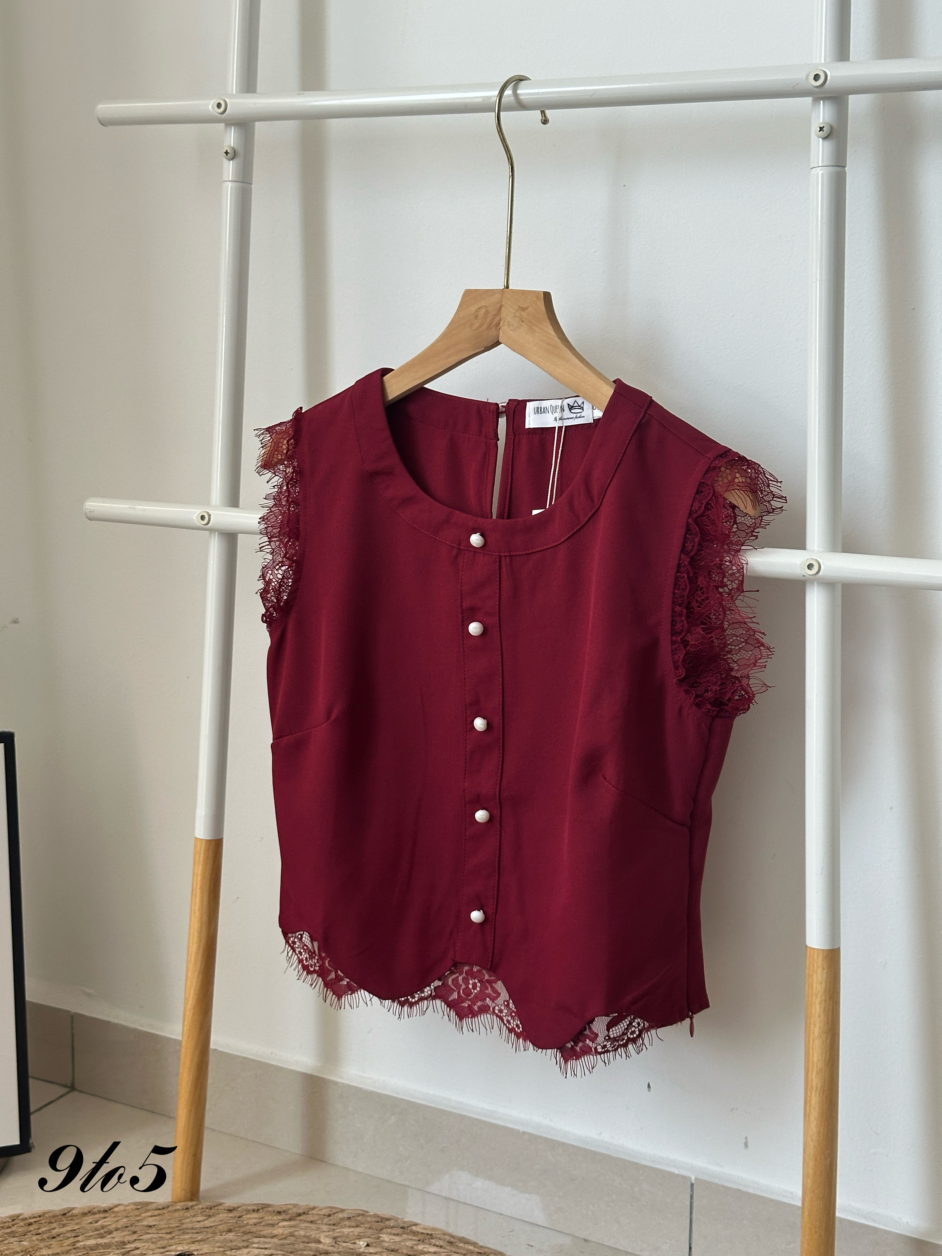 T3985 Lace Sleeve Wavy Top - 3 Colors