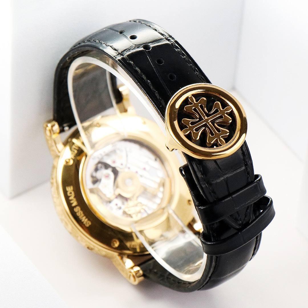 【铁划银钩 苍劲有力】高颜值新品 古朴。复古。精湛的工艺！ 年度最佳典藏之作——百达翡丽古典超级复杂多功能 万年历功能腕表 团队历时两年多精心设计，不计成本，敢为人先，力求完美，克服重重难关，突破多层技术瓶颈，机芯型号为CH 29-535 升级版，质量稳定！【表带】经典意大利小牛皮表带，纹路清晰，质感好。搭配圈市面最顶级的百达翡丽灯笼表扣，通用原装无压力。 优雅的Calatrava雕花表壳极具个性，42毫米的表径适配大众男性手寸，与专柜一致，非常商务可亦休闲。