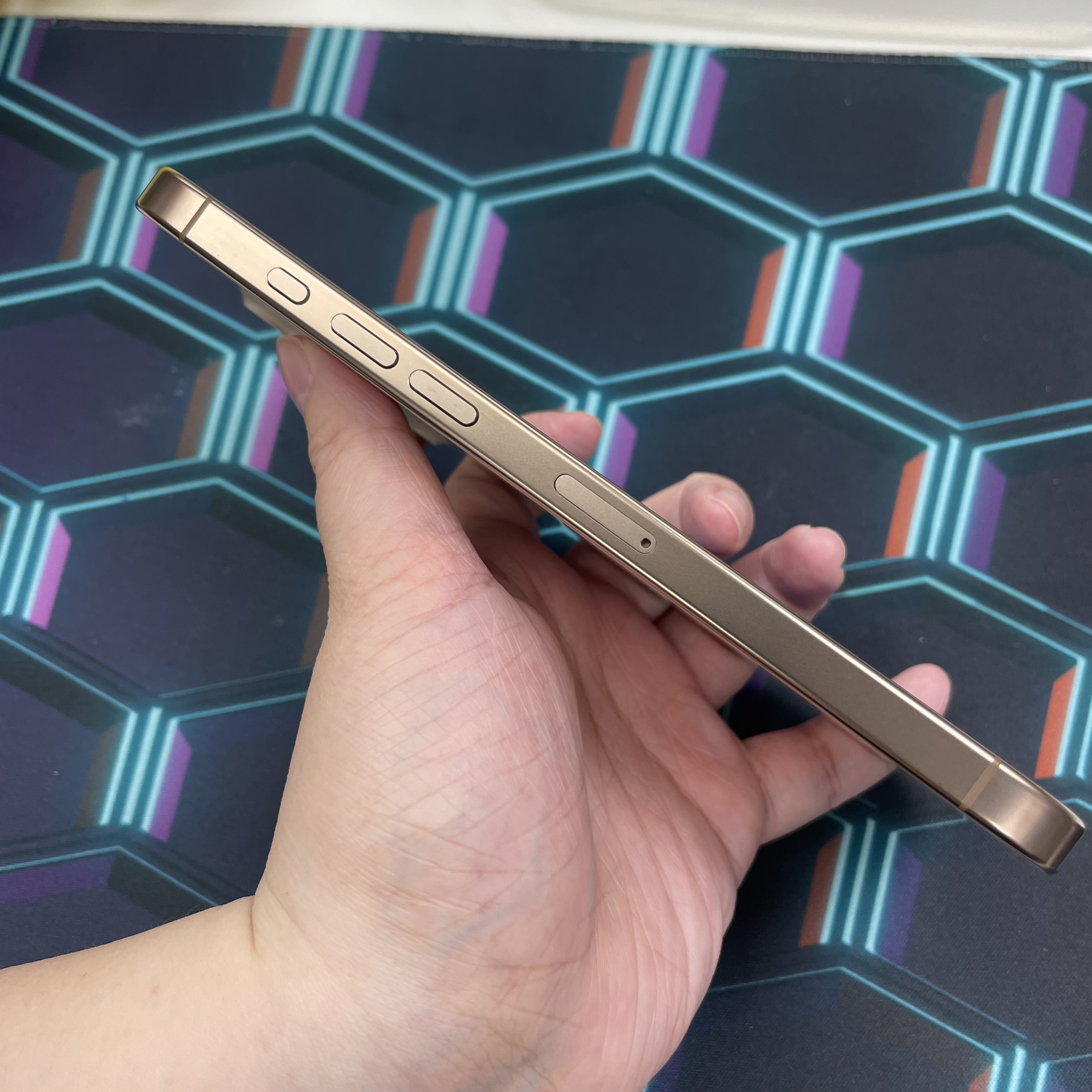 *6133 16 Promax 勁靚機 256GB 電93 沙色 gold