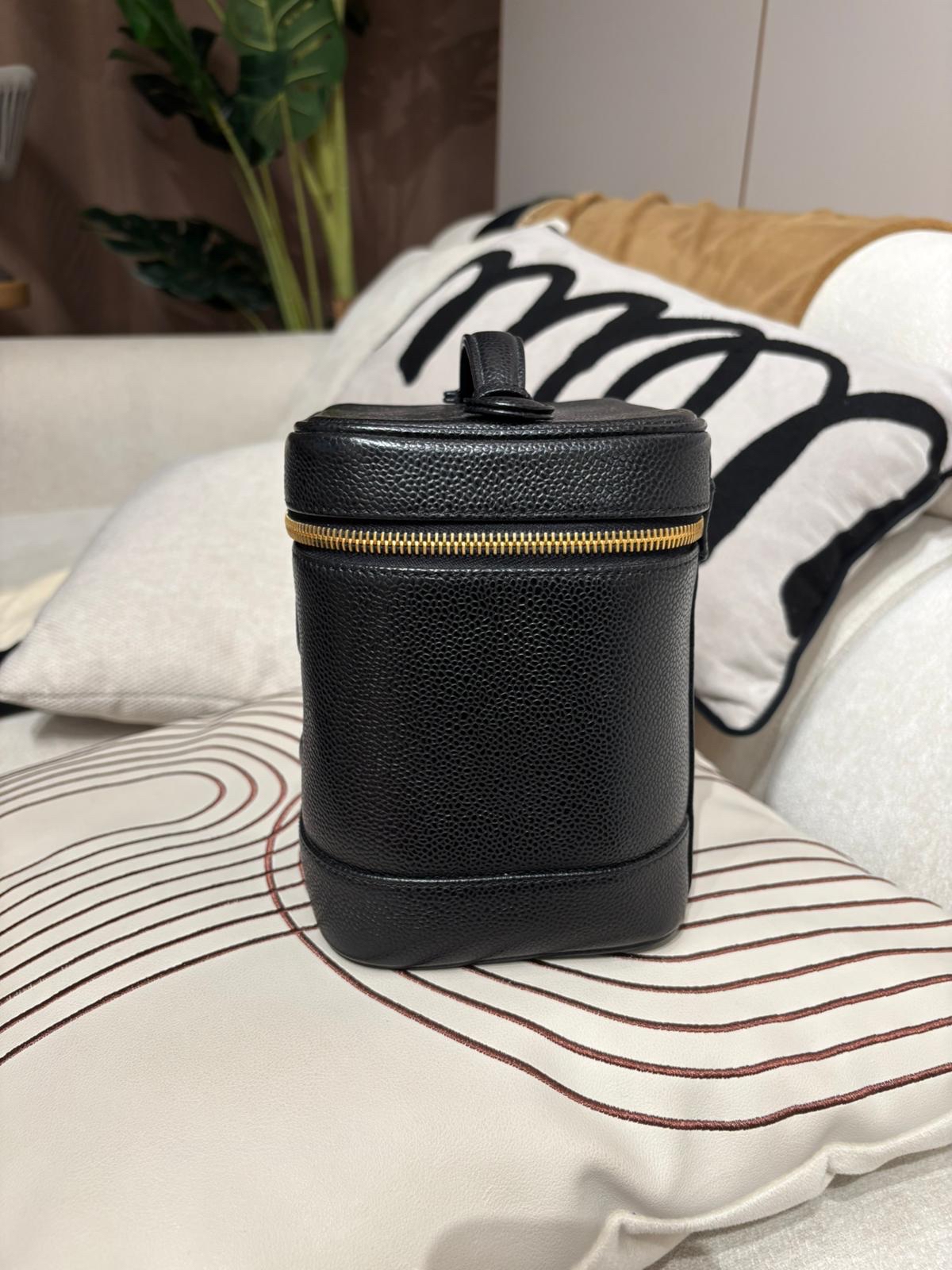 Chanel vanity Vintage 魚子醬牛皮金鏈中古化妝箱 100%Authentic ,95%new ✅7*CARD貼