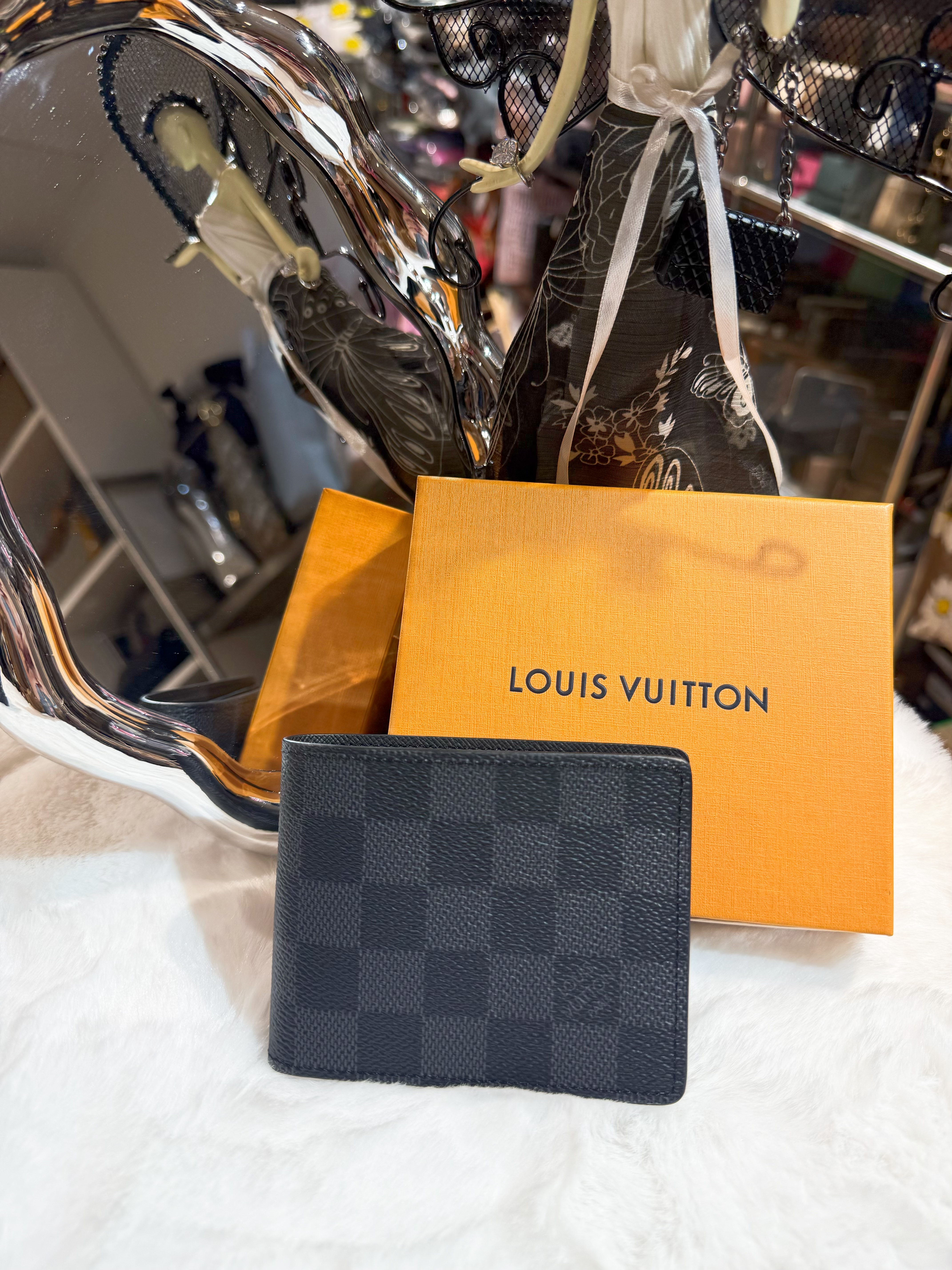 LV bi fold wallet 63261