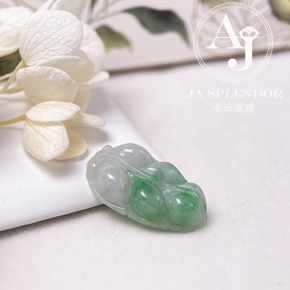 JN-09 天然翡翠A玉 白底青半山半水肥厚事業有成/玉葉金吊墜