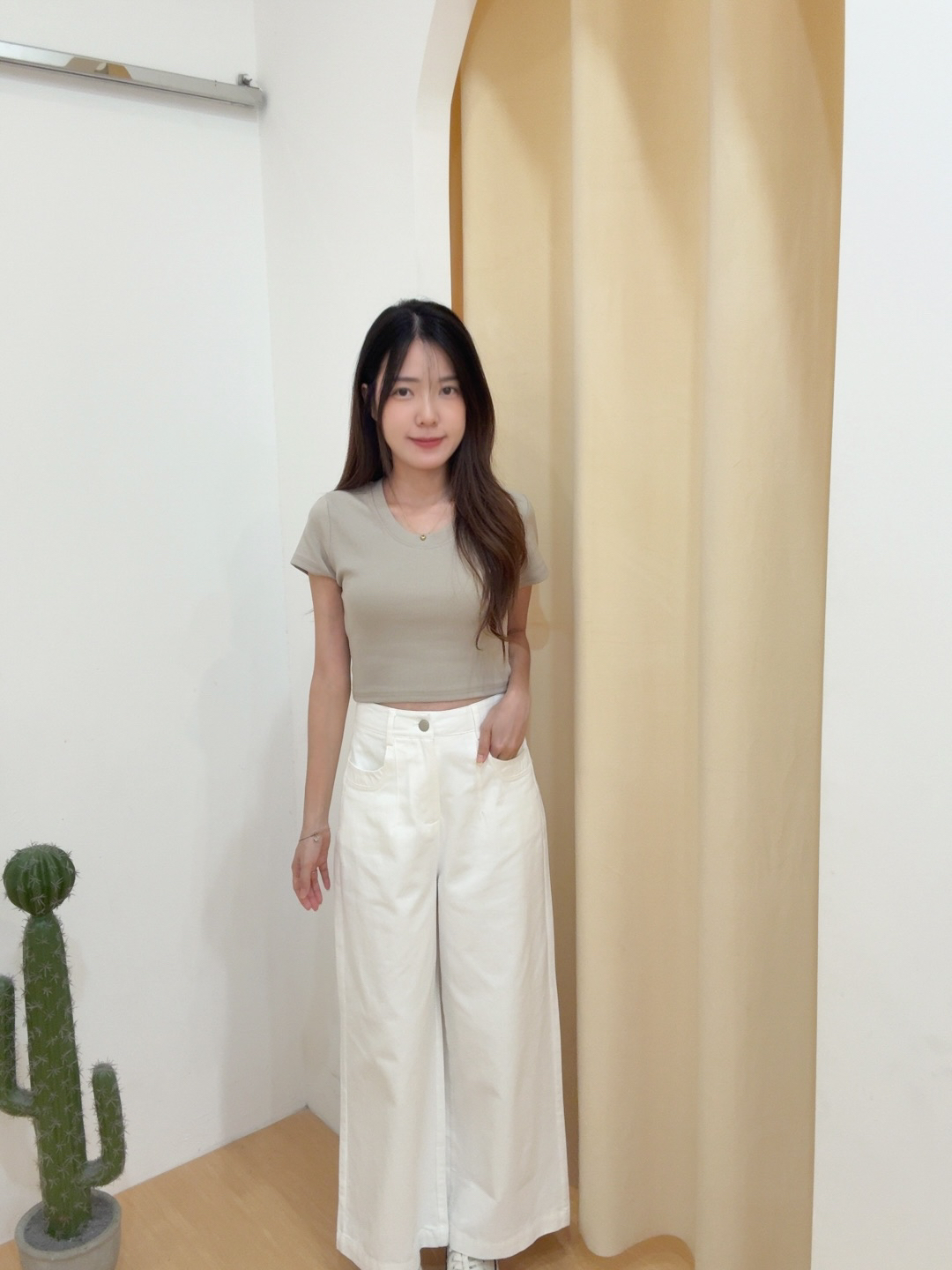 小U领螺纹针织短上衣R3054