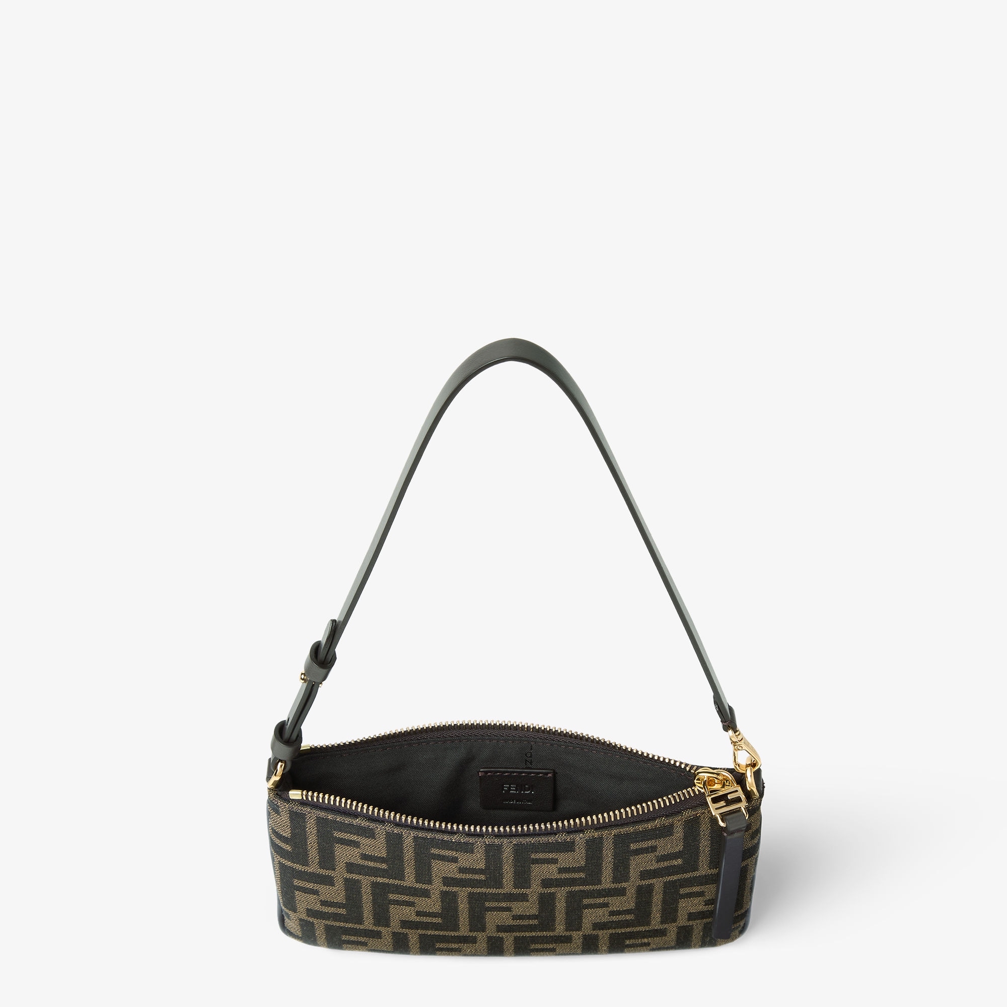 限時優惠✨訂貨📮Fendi Baguette pouch  Size 20x12 放到電話 不是廢包 可上肩~