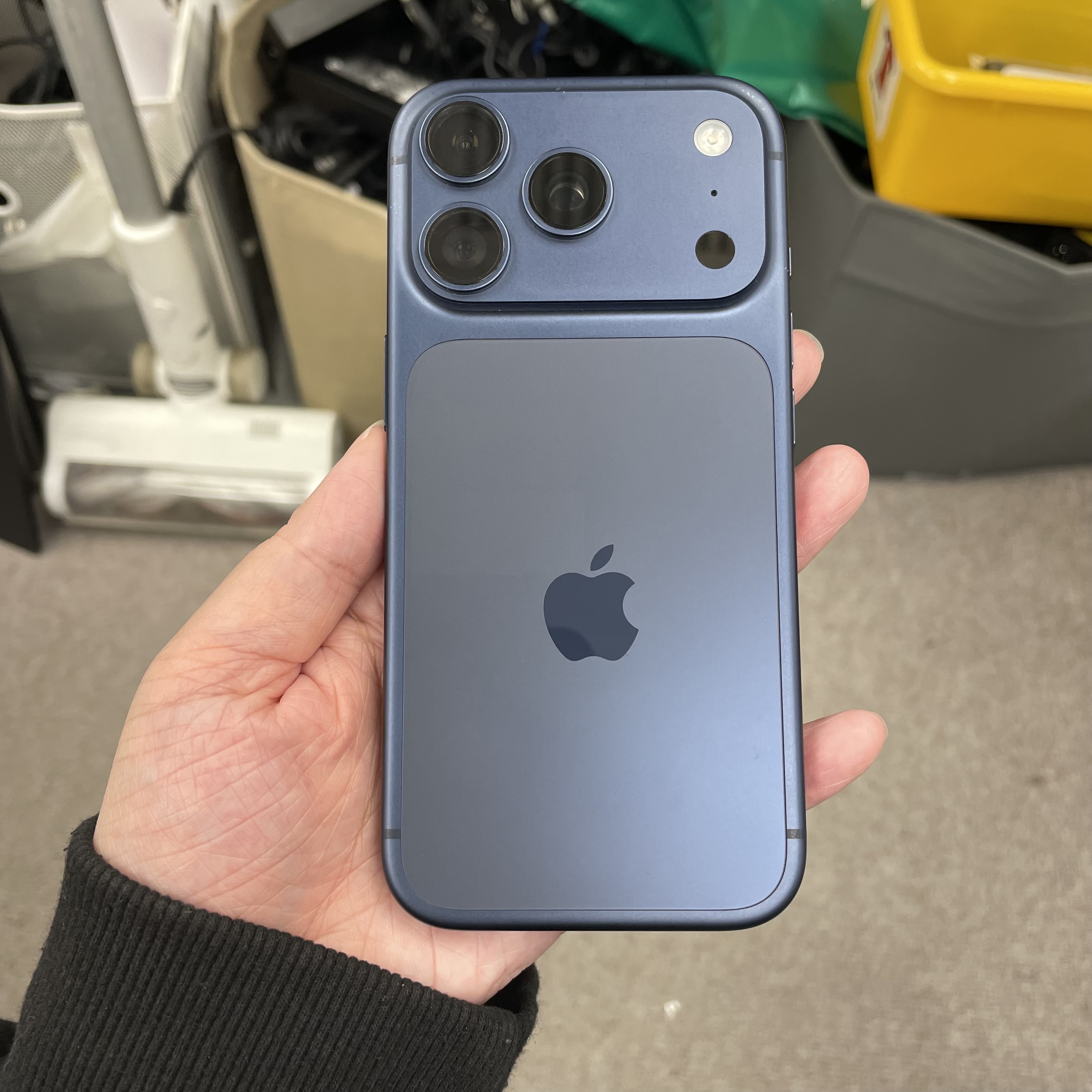 *5992 17 pro 勁靚機 256GB 電100 藍色 blue