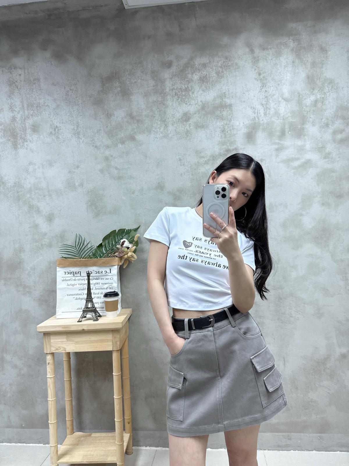 D13 細英文字短Tee