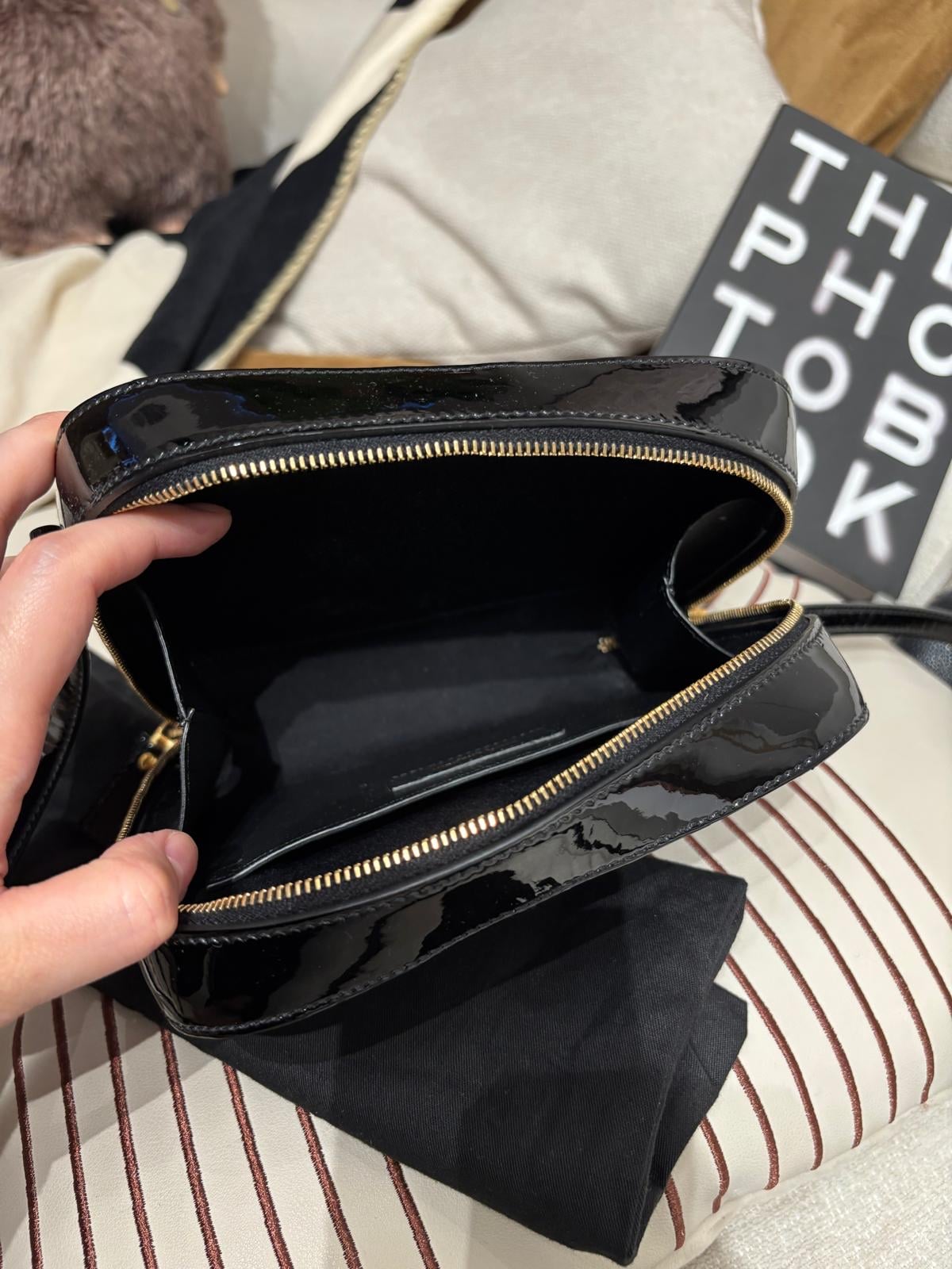 Ysl Vicky crossbody bag 100%Authentic ,98%new✅dust bag 