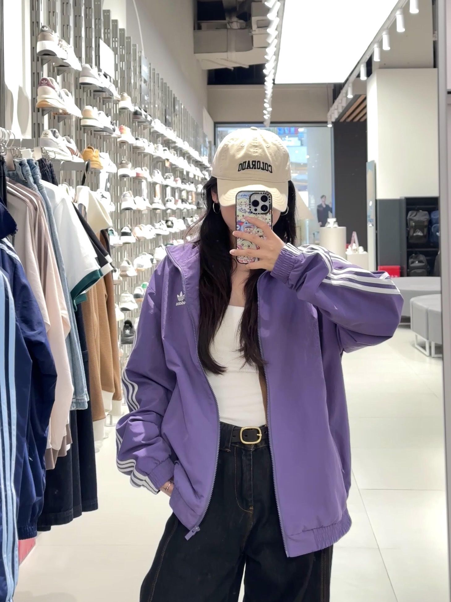 $128件。2件起$120件。Adidas韓系學院風外套